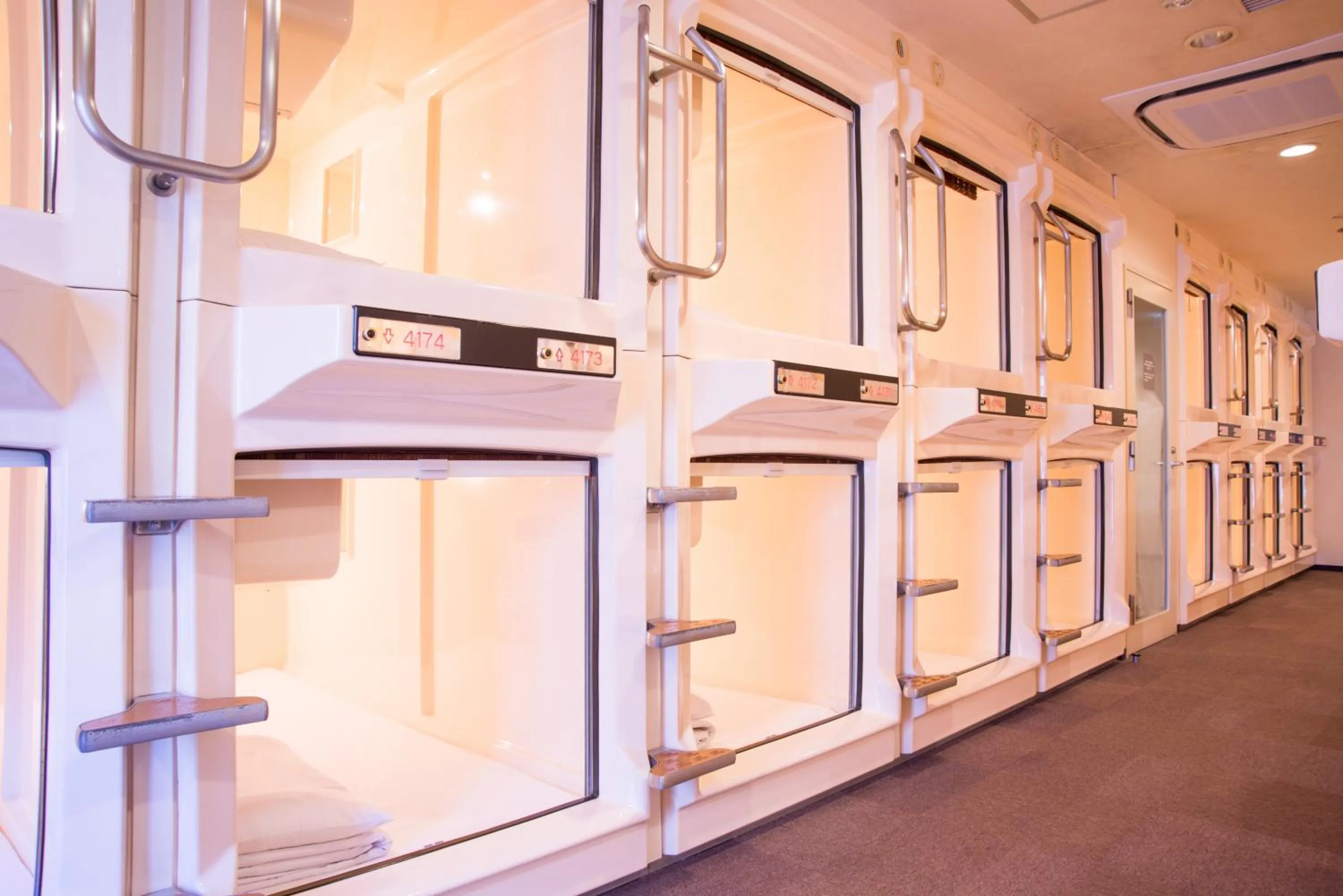 Photo of the whole room in Rex Inn Kawasaki