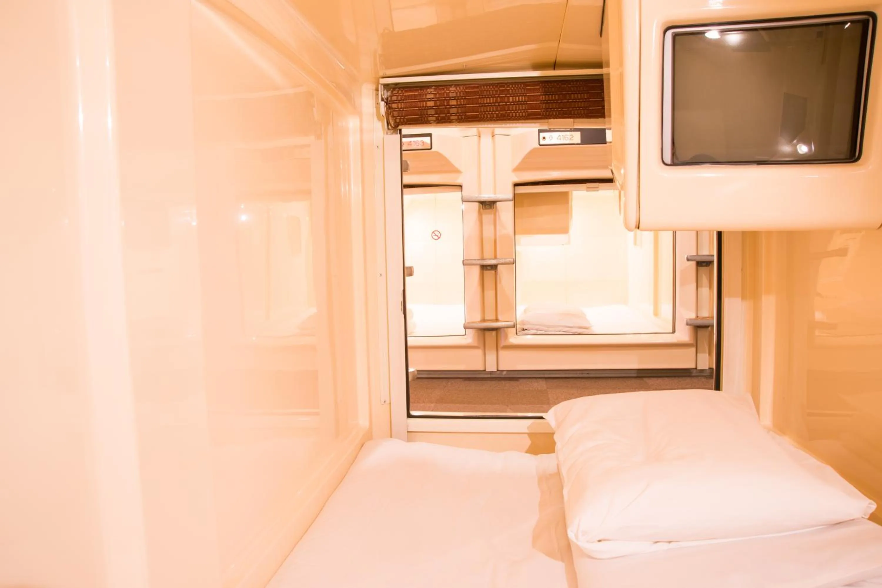 Photo of the whole room in Rex Inn Kawasaki