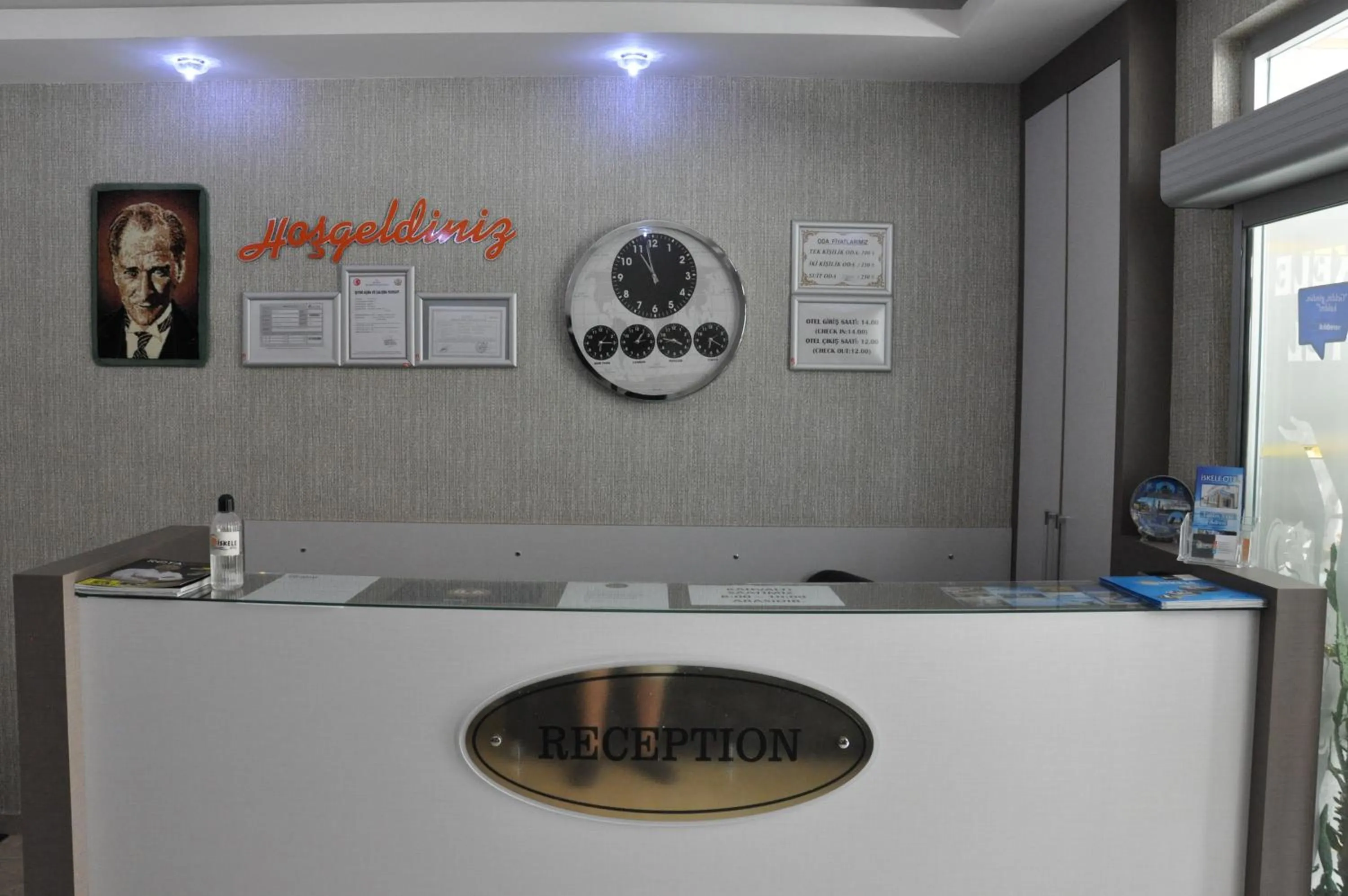 Lobby or reception in İskele Otel