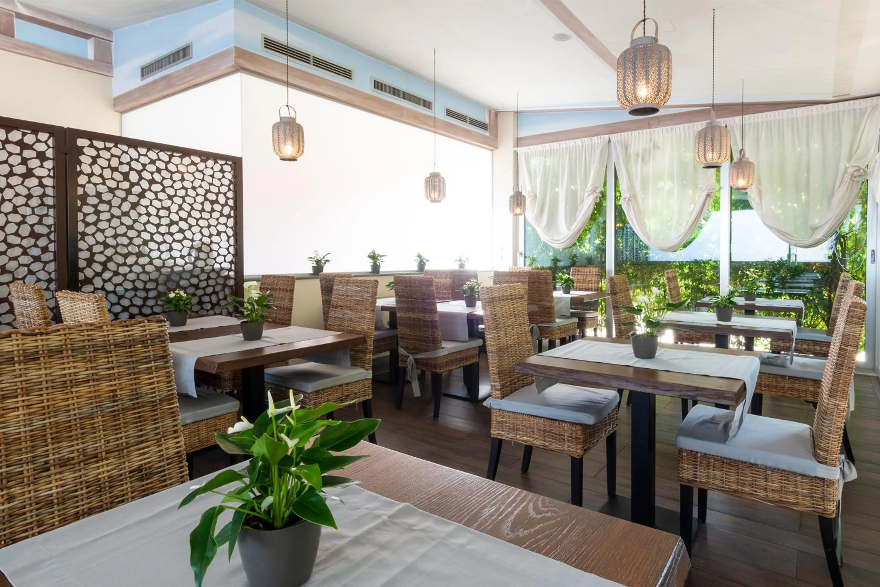 Restaurant/places to eat in Hotel Silver Milano