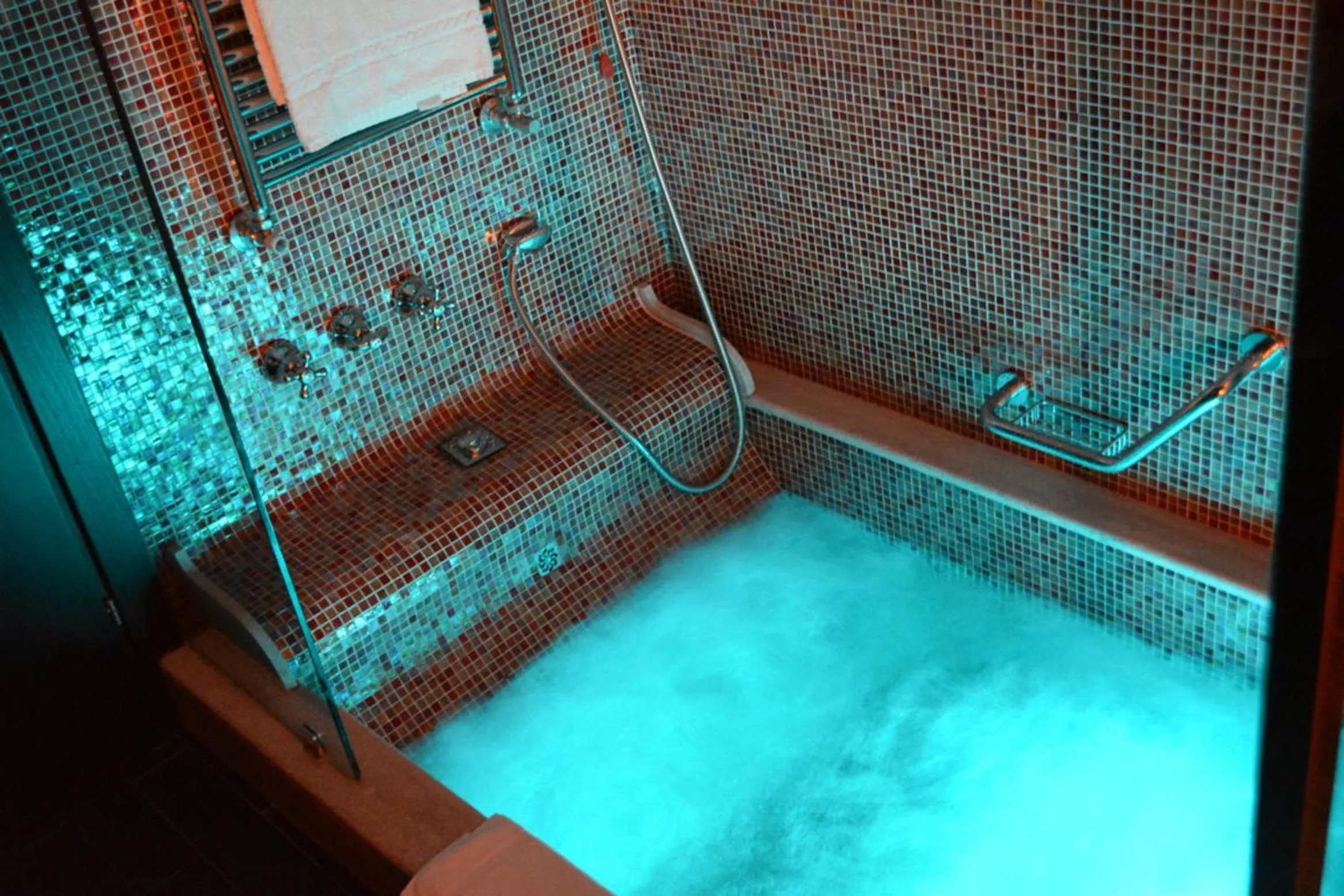 Hot Tub in Hotel Silver Milano