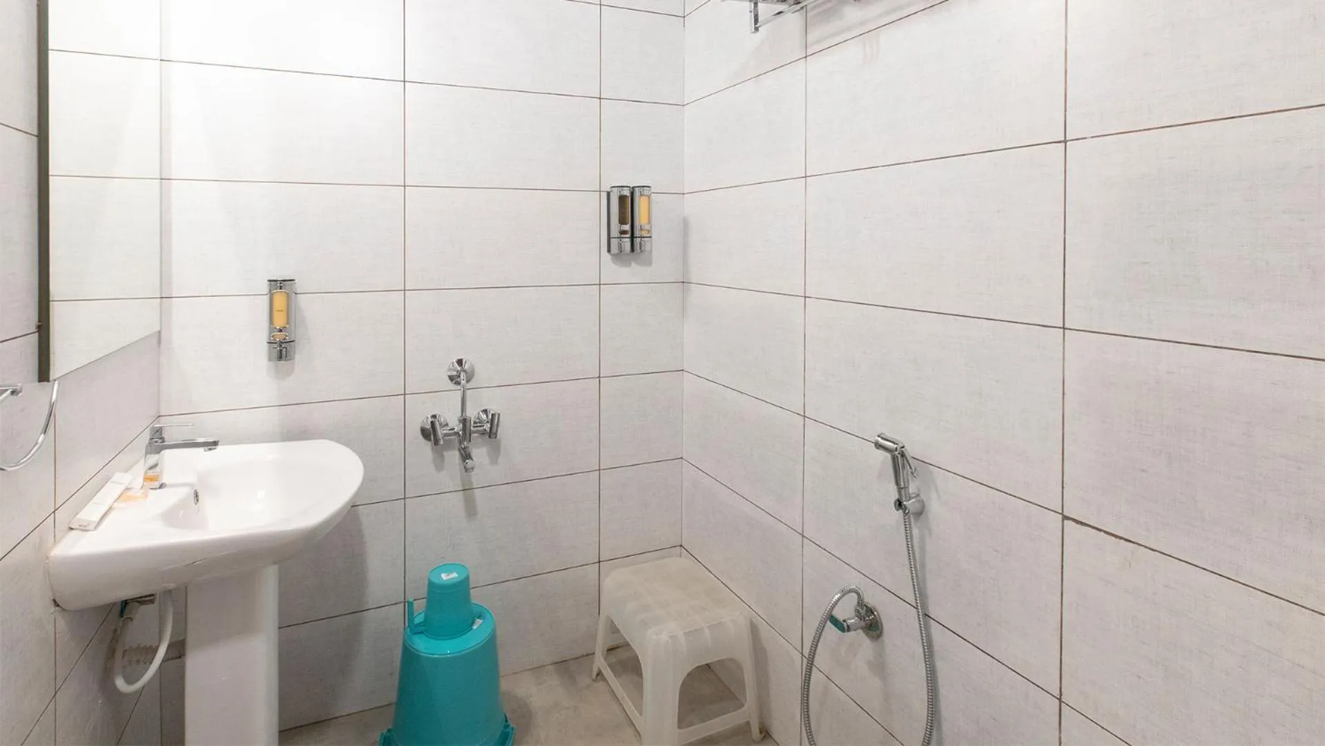 Shower in AARA Jungle Resort