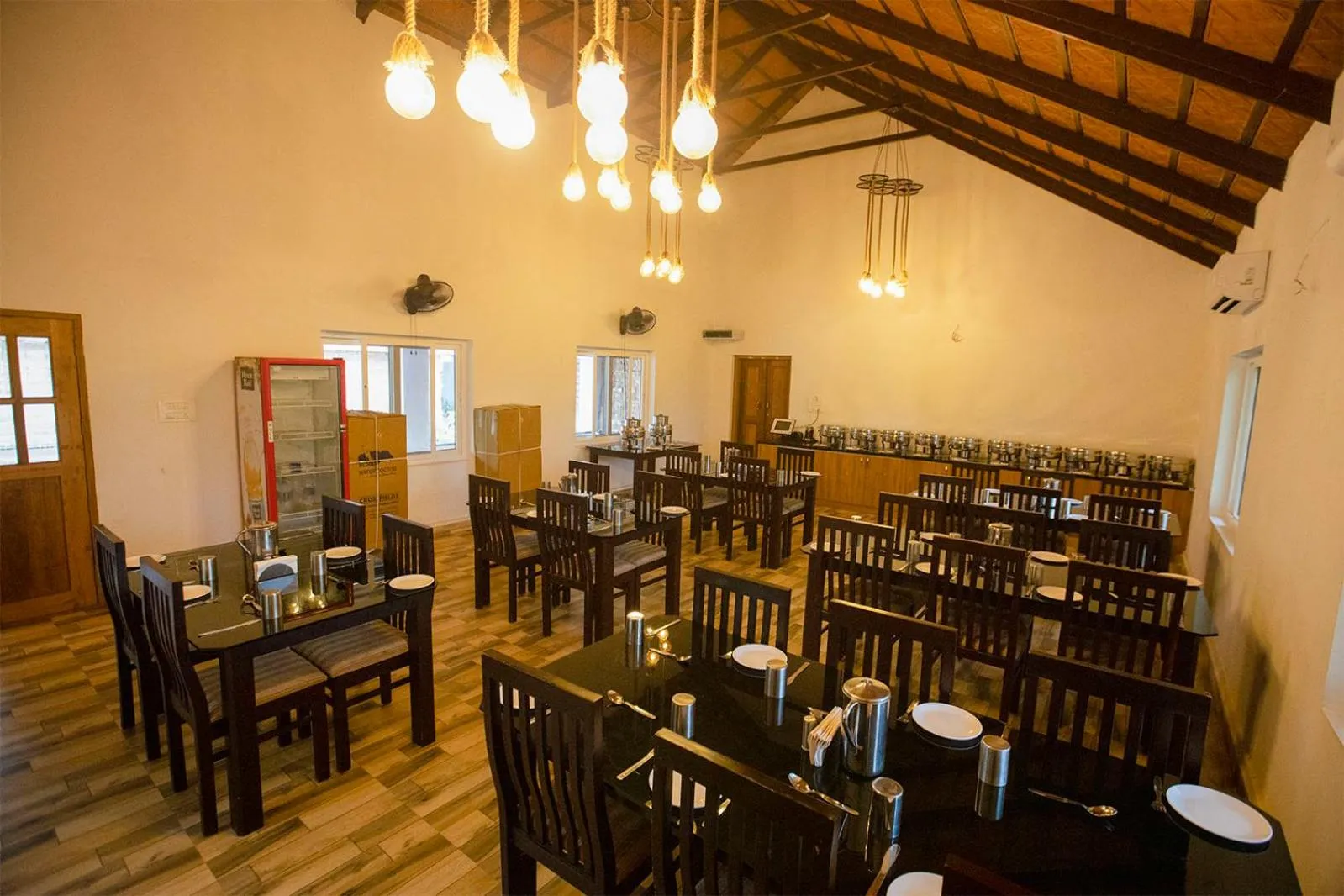 Restaurant/places to eat in AARA Jungle Resort