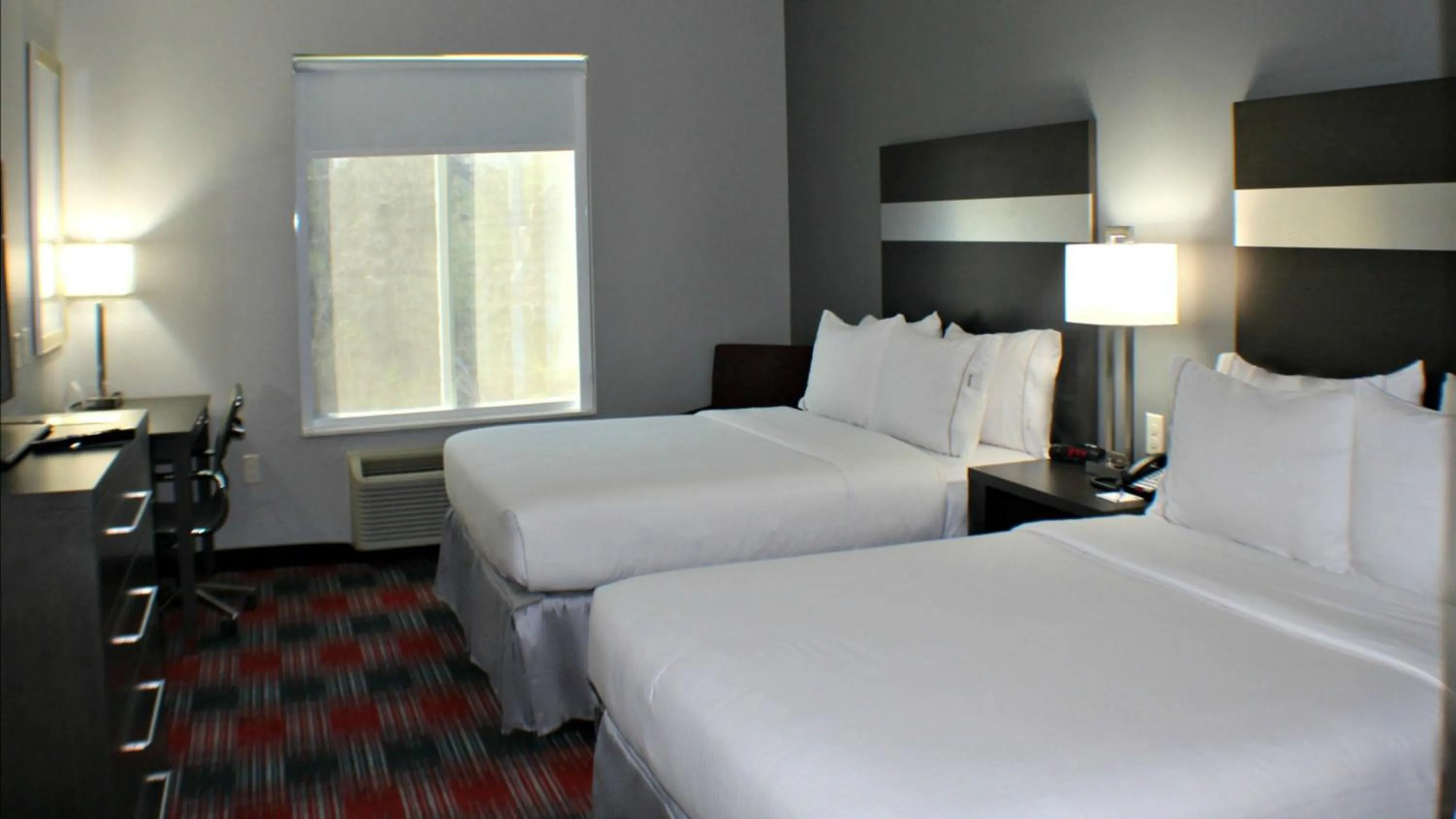Photo of the whole room, Bed in Holiday Inn Express & Suites Bonham, an IHG Hotel