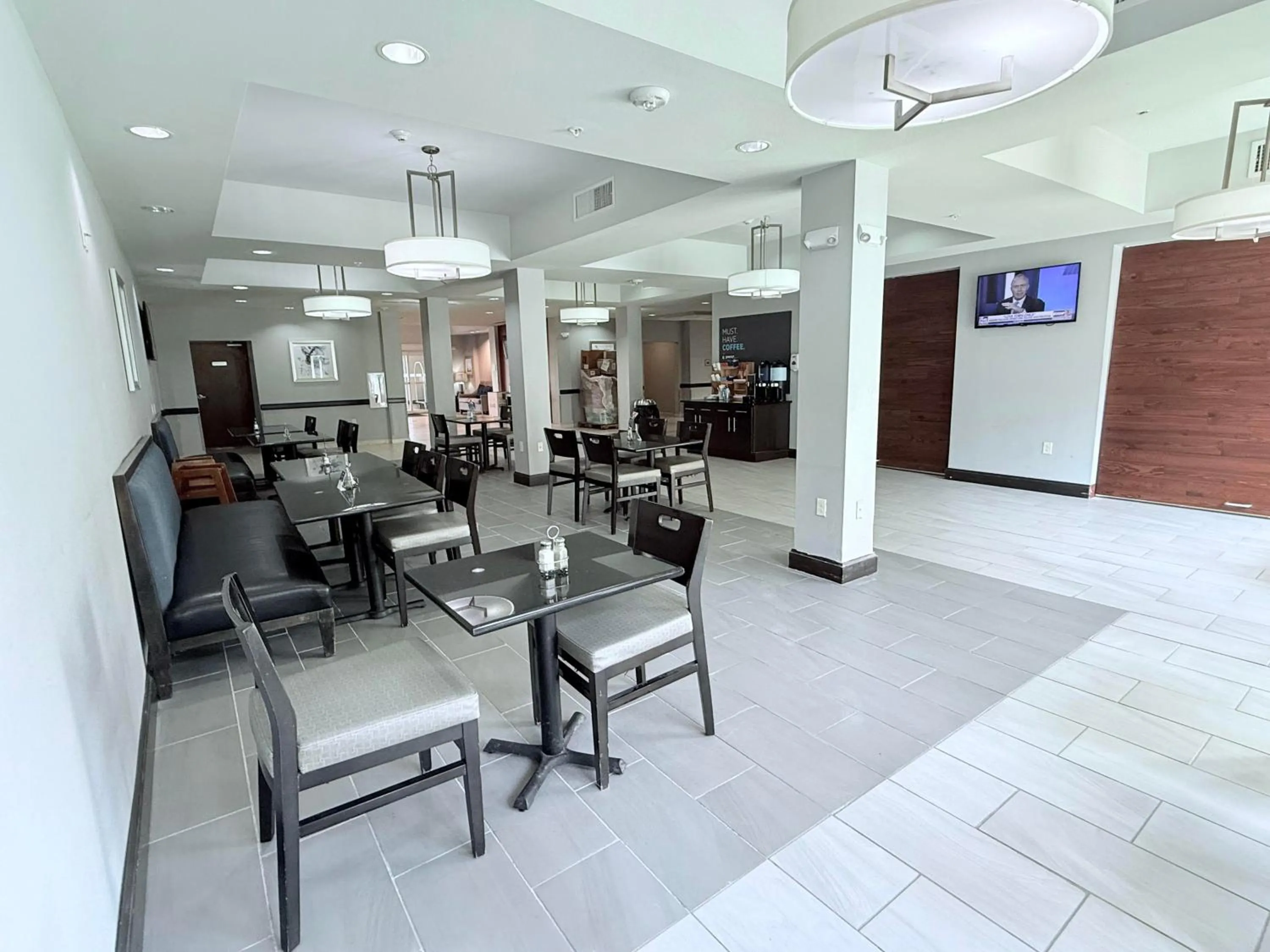 Breakfast in Holiday Inn Express & Suites Bonham by IHG