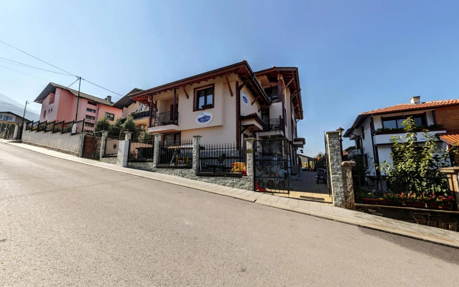 Property building in Complex Koko Hills