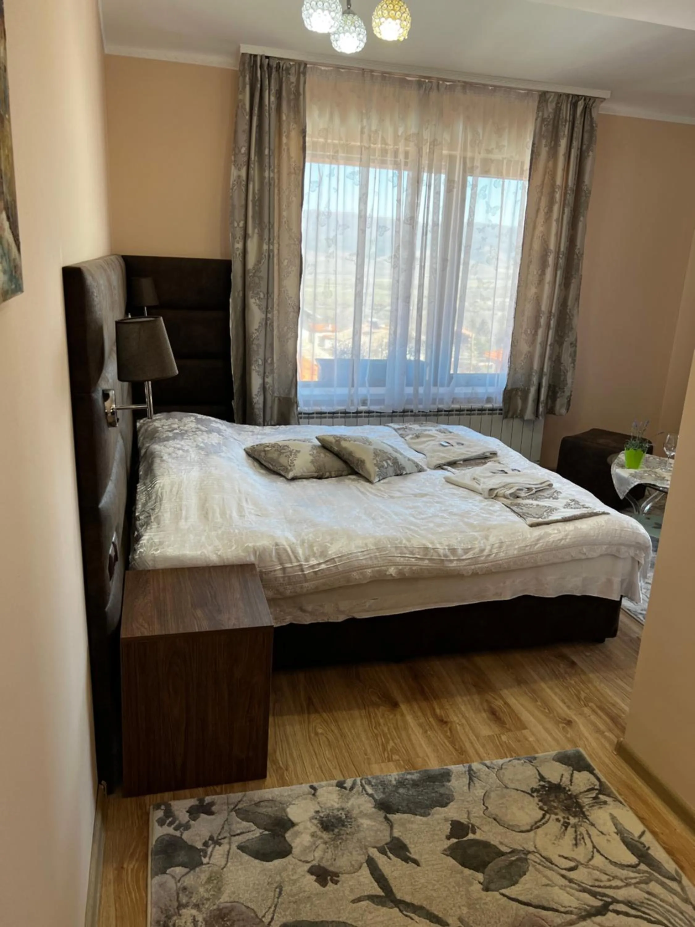 Bed in Complex Koko Hills