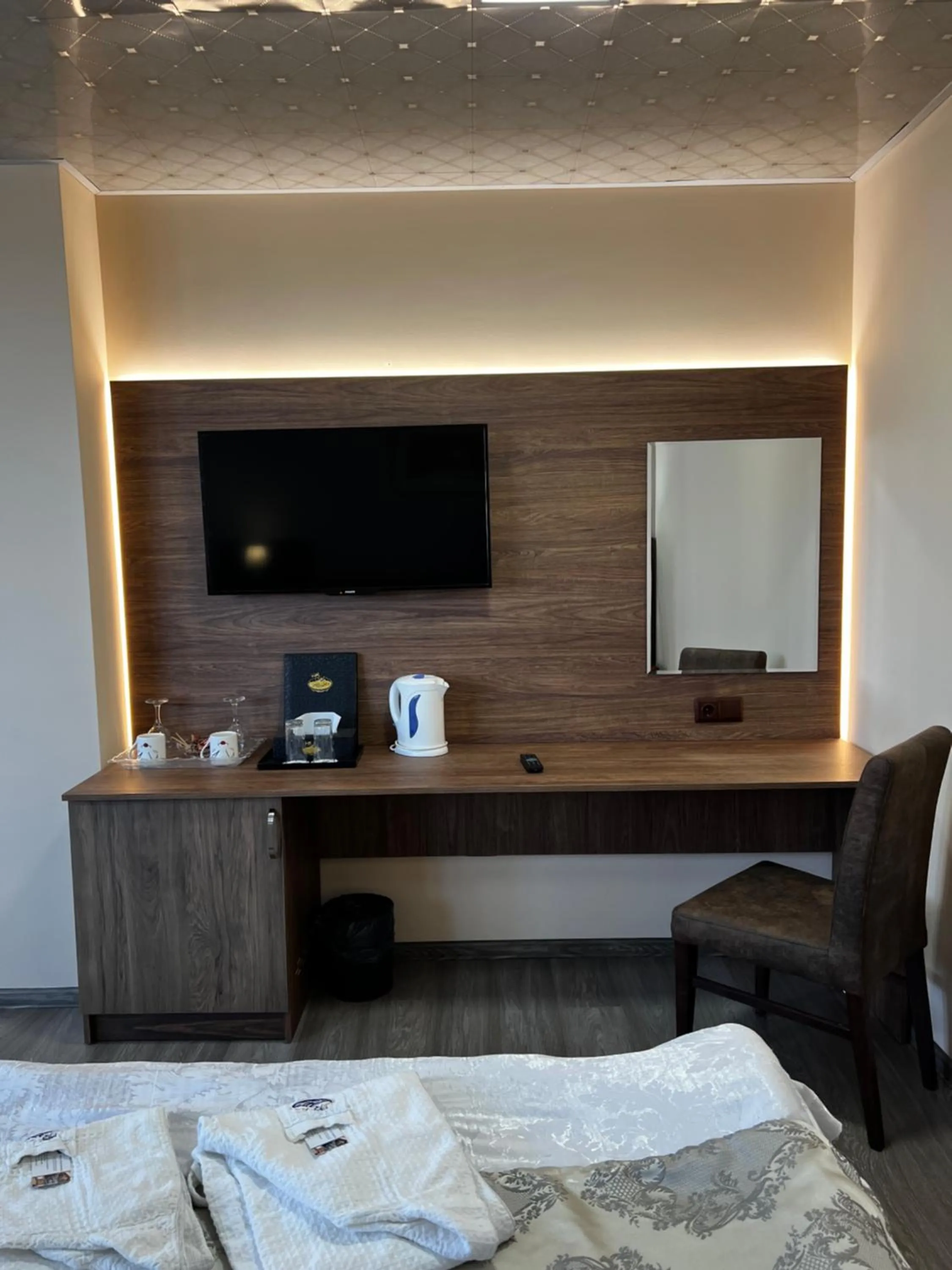 Bed in Complex Koko Hills