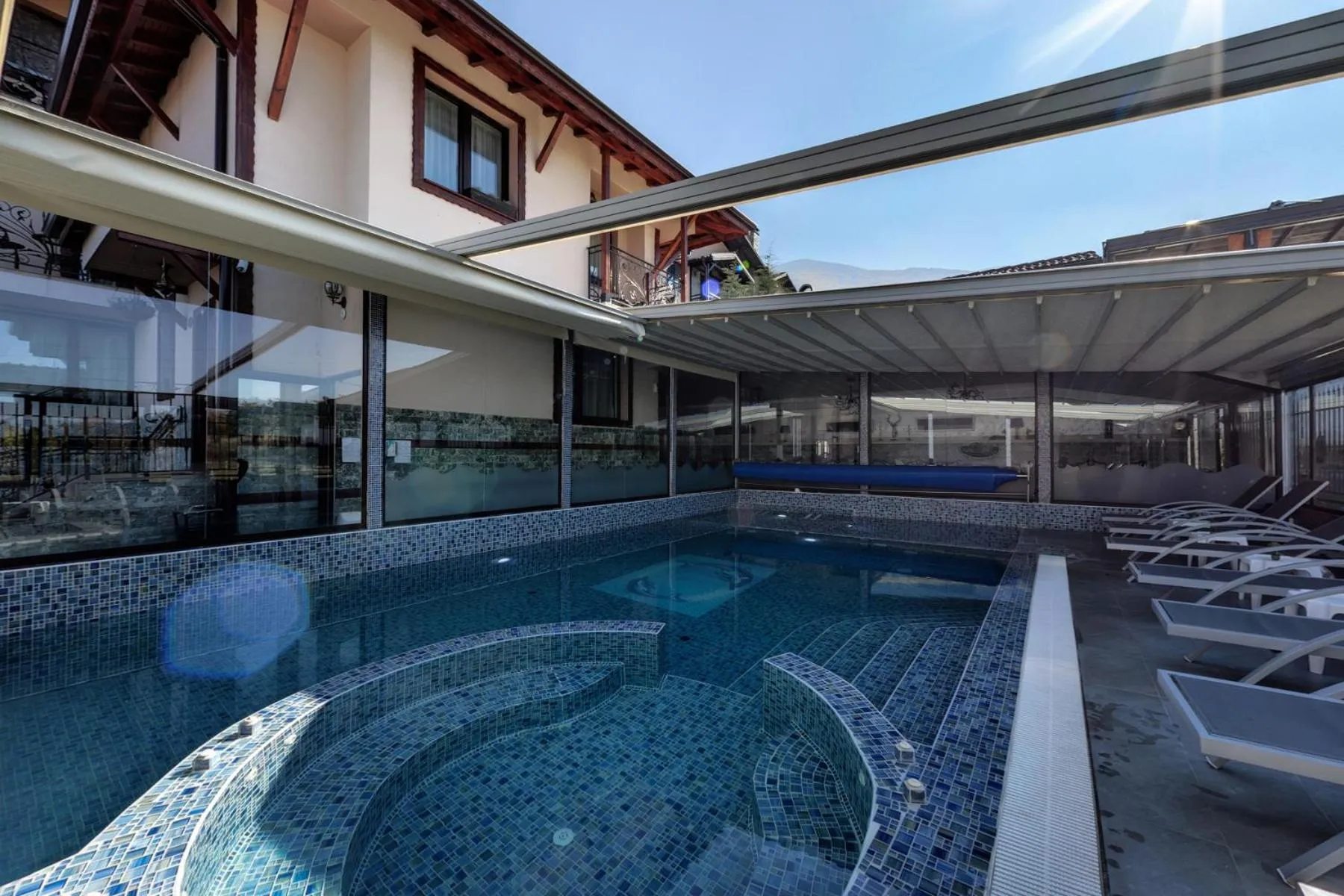 Swimming pool in Complex Koko Hills