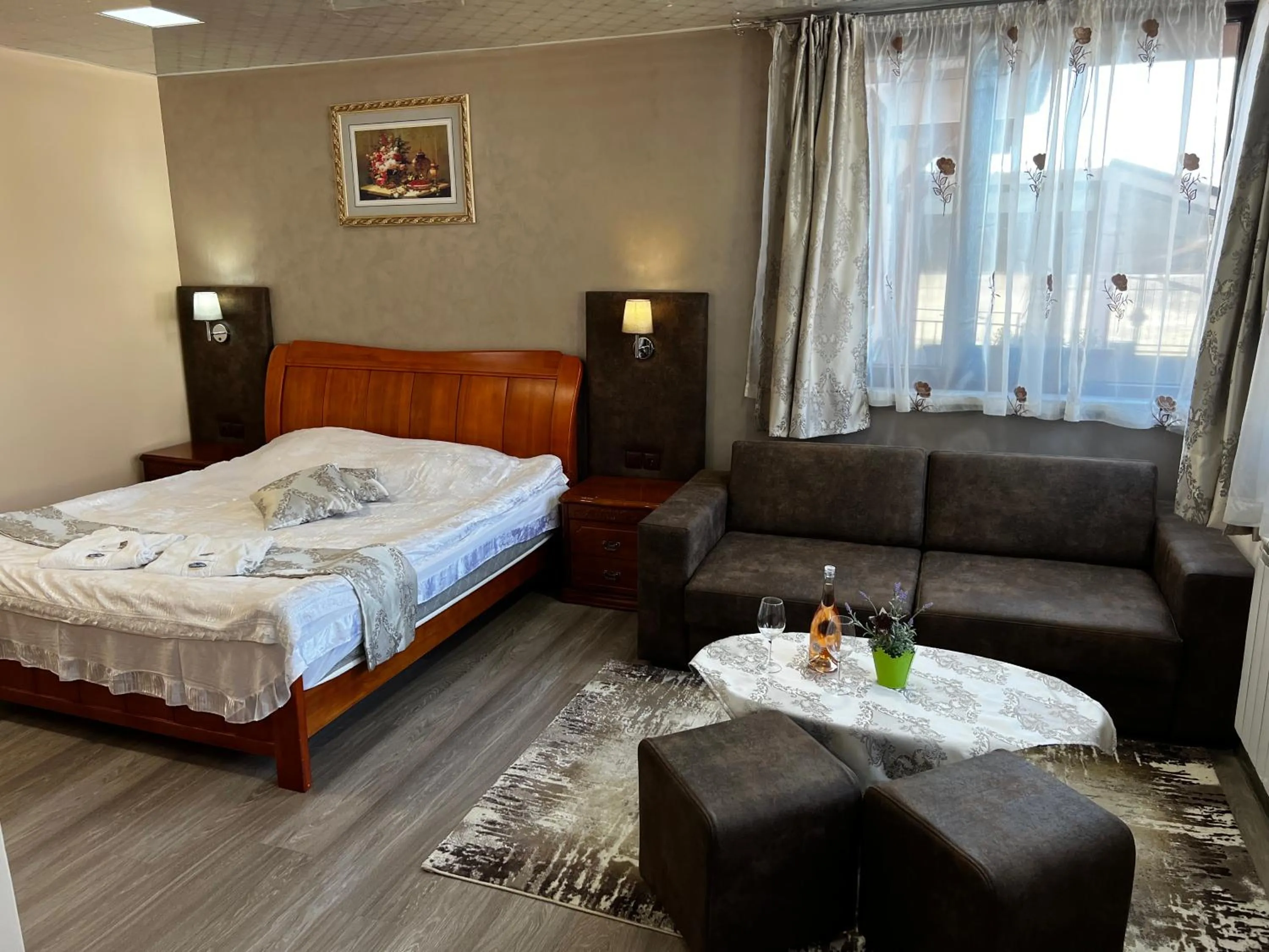 Bed in Complex Koko Hills