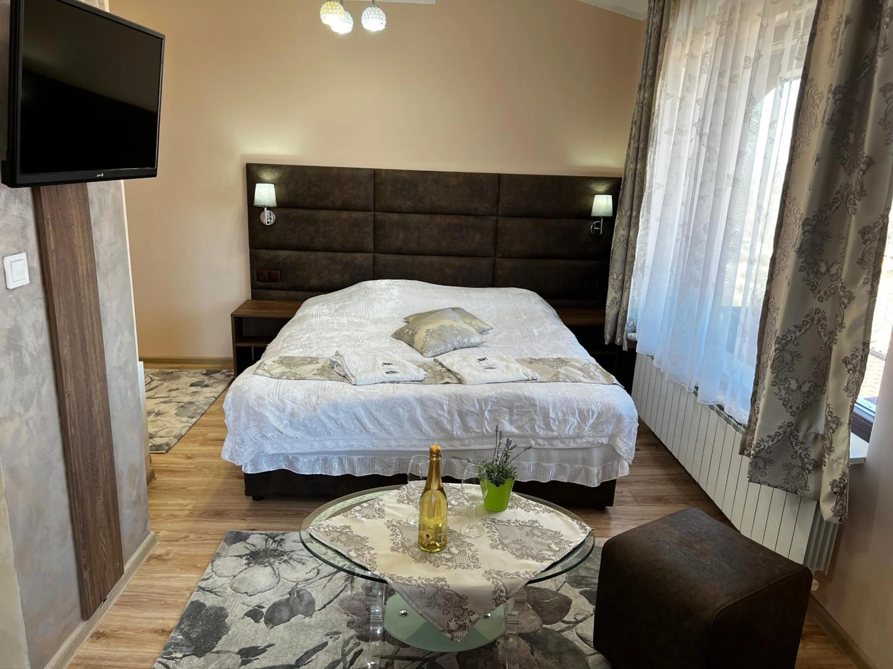 Bed in Complex Koko Hills