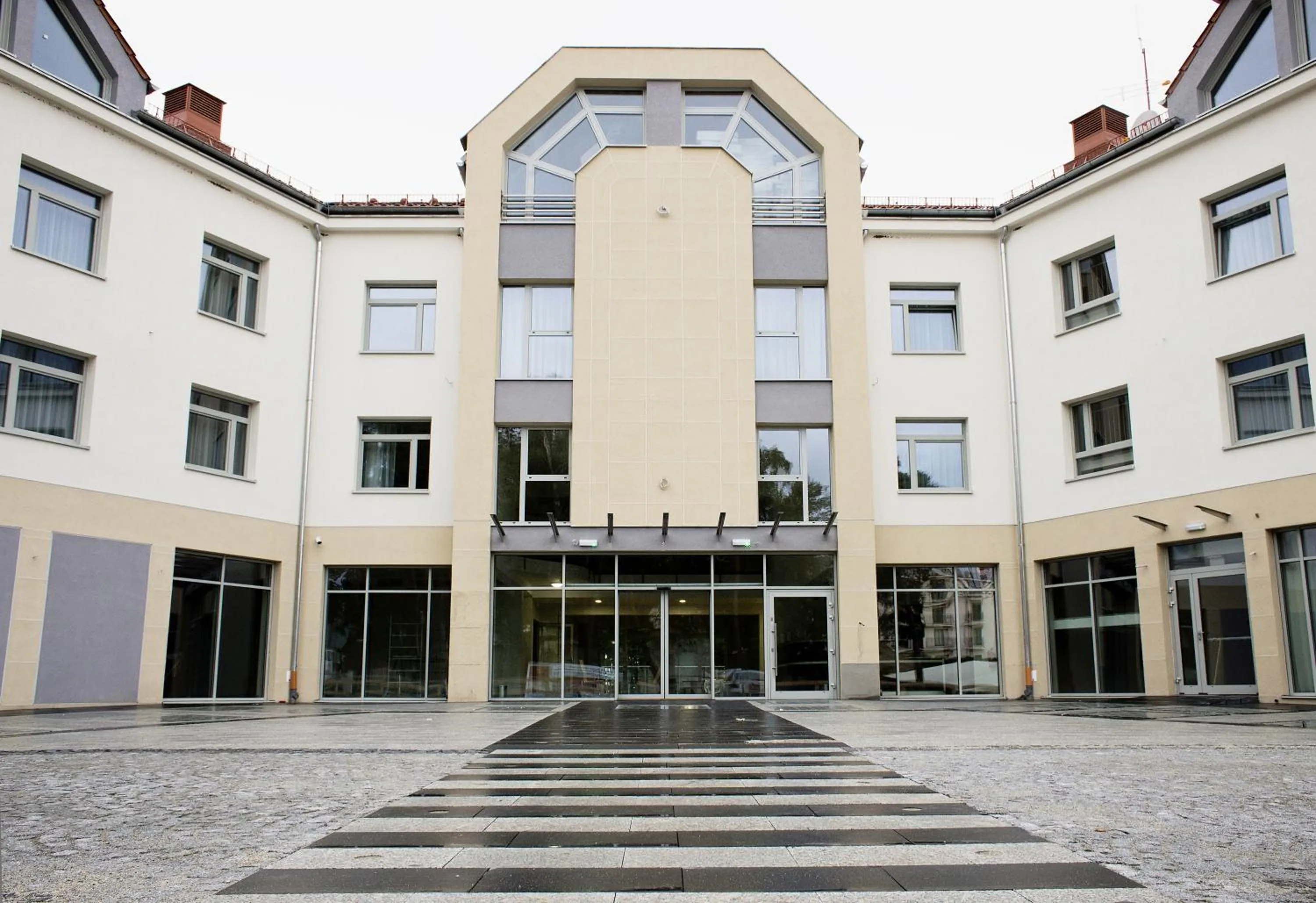 Facade/entrance in Hotel White