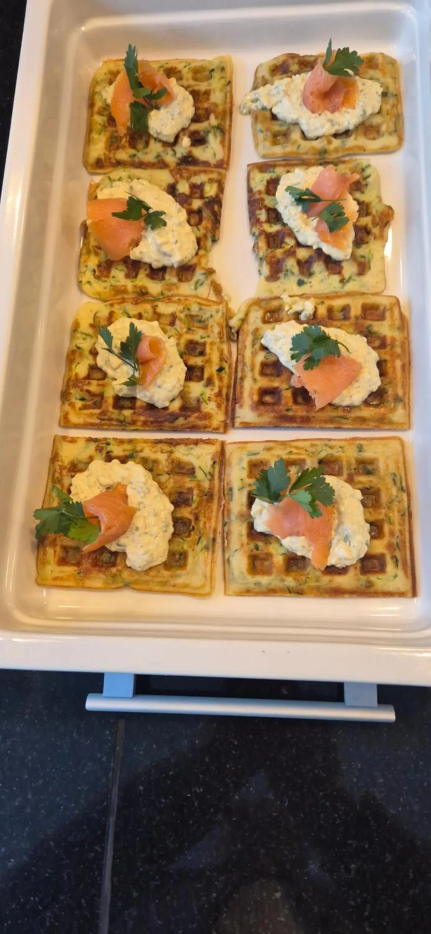 Restaurant/places to eat in Hotel White