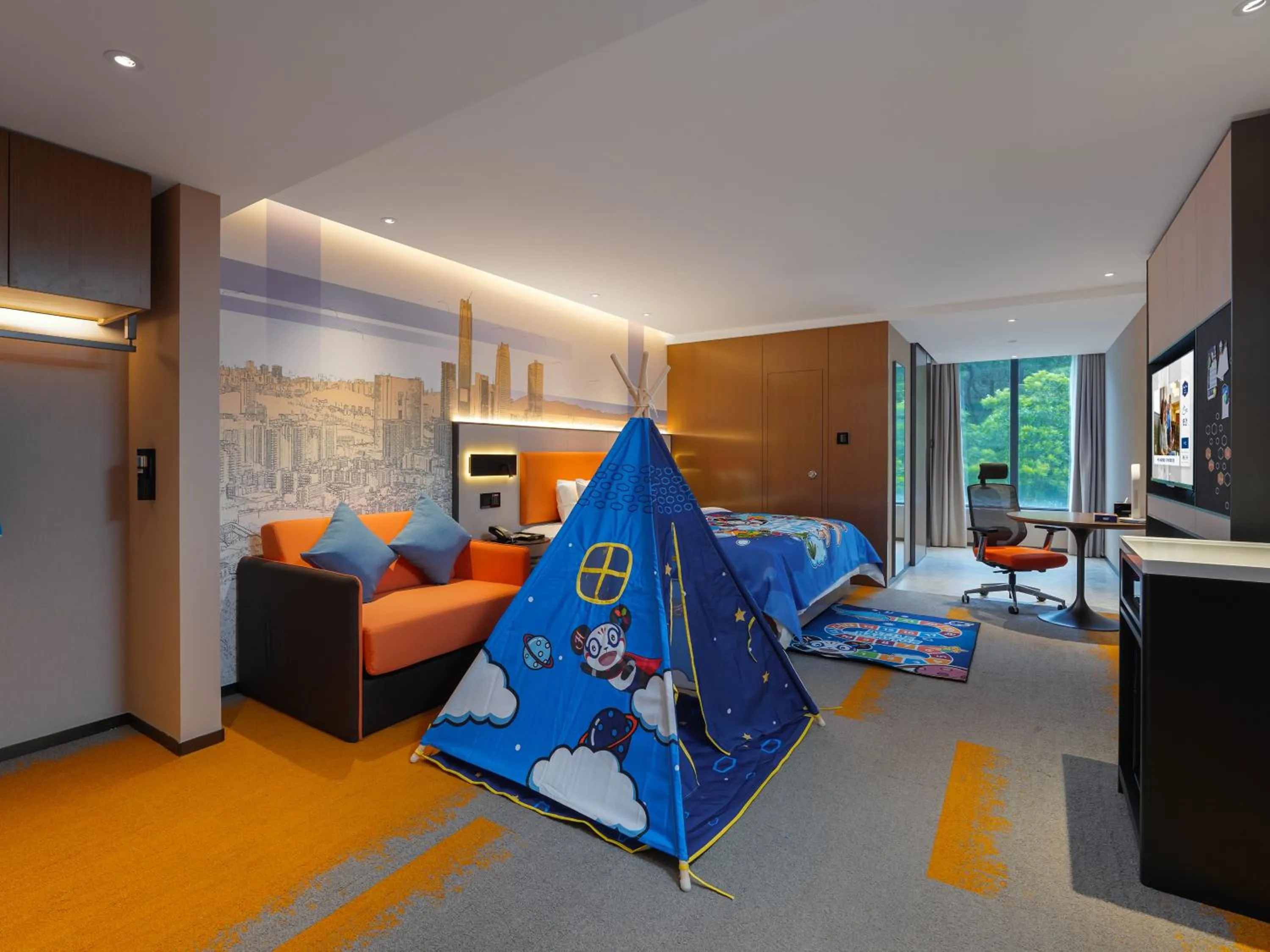 Photo of the whole room, Bed in Hampton by Hilton Dongguan Fenggang