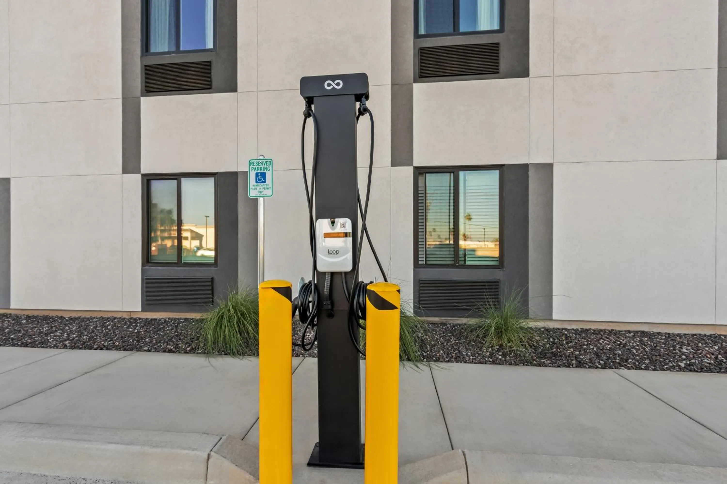 Parking in ECHO Suites Extended Stay by Wyndham Phoenix-Peoria/Glendale