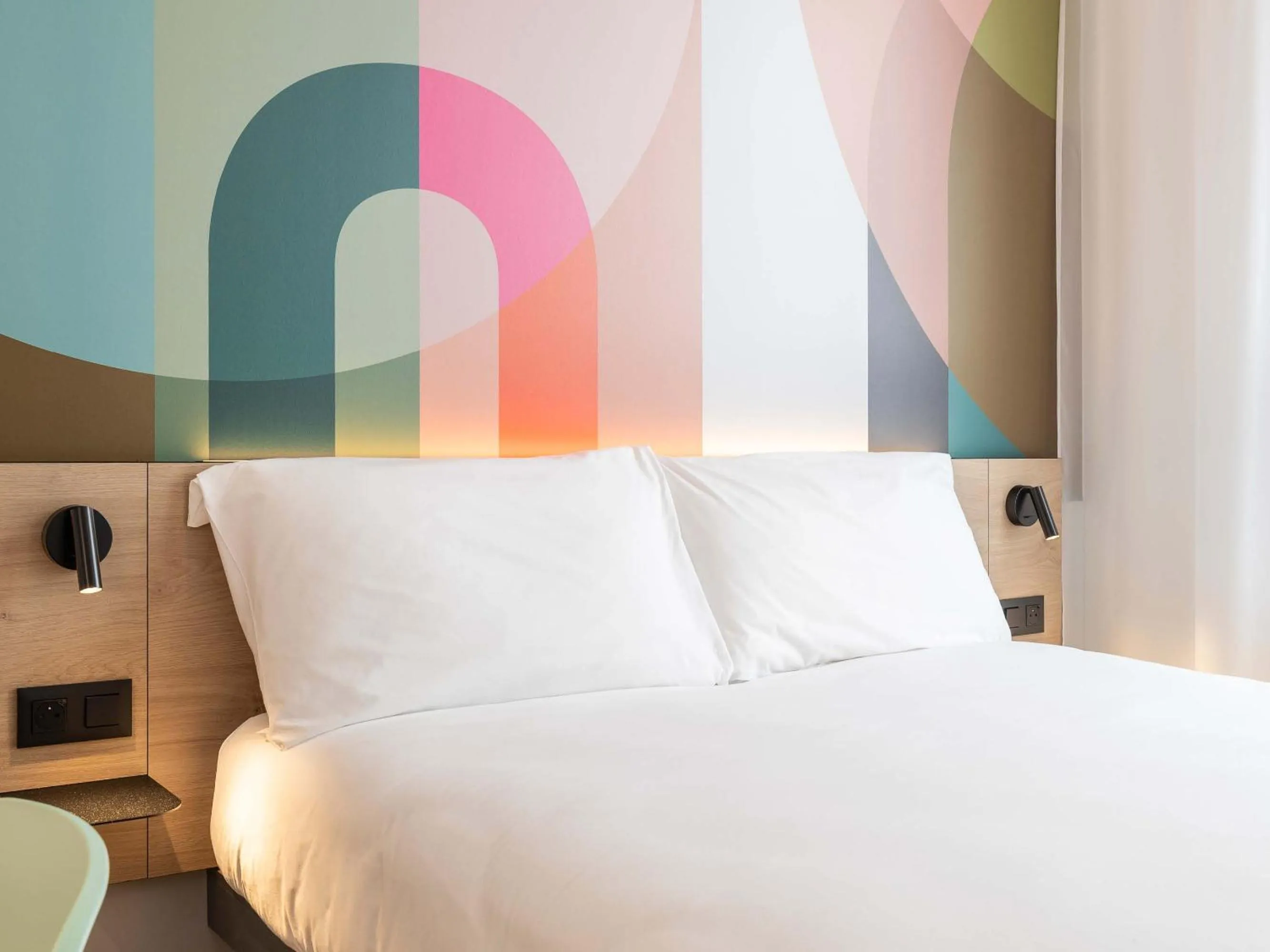 Bedroom, Bed in B&B HOTEL Luxembourg Centre Cloche d'Or