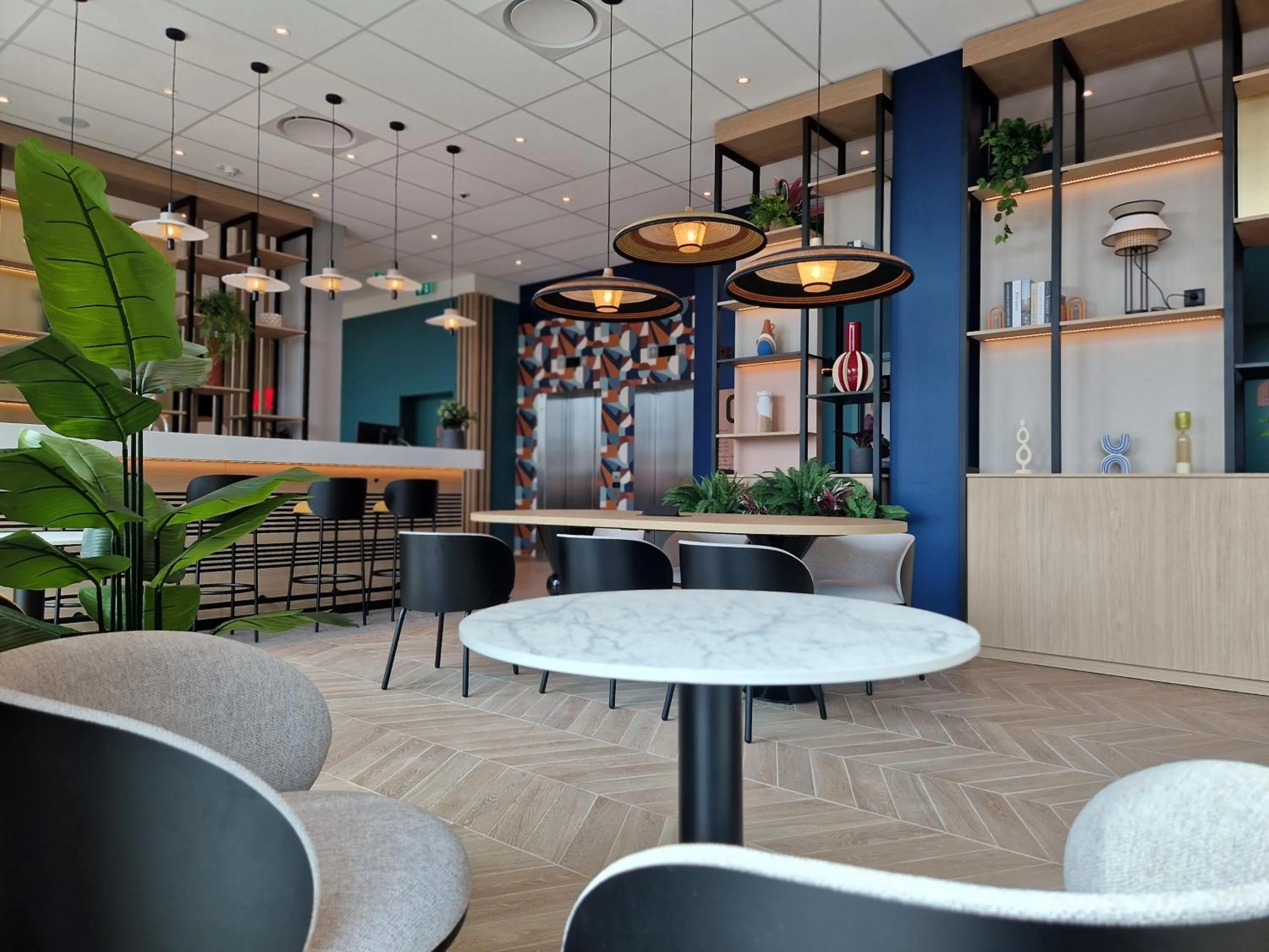 Lounge or bar in B&B HOTEL Luxembourg Centre Cloche d'Or