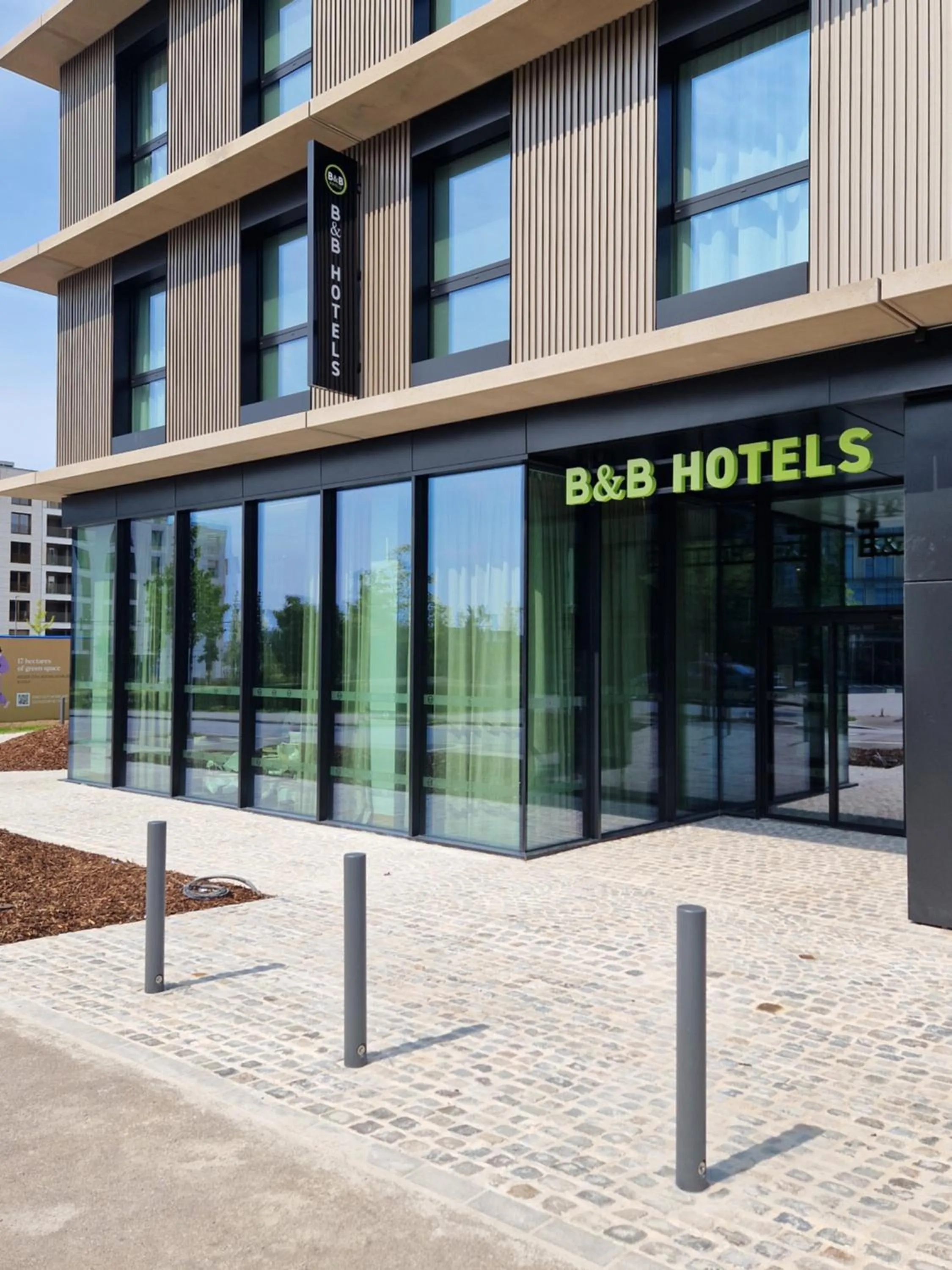 Property building in B&B HOTEL Luxembourg Centre Cloche d'Or