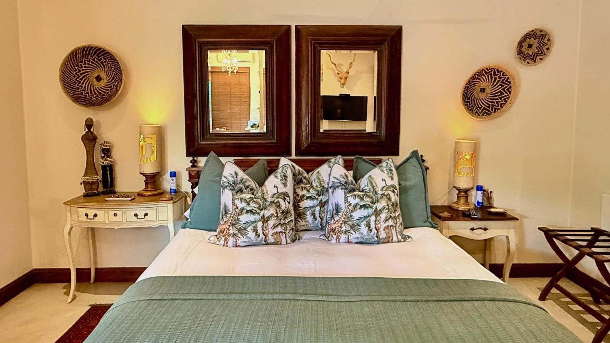 Bed in Kambaku River Lodge