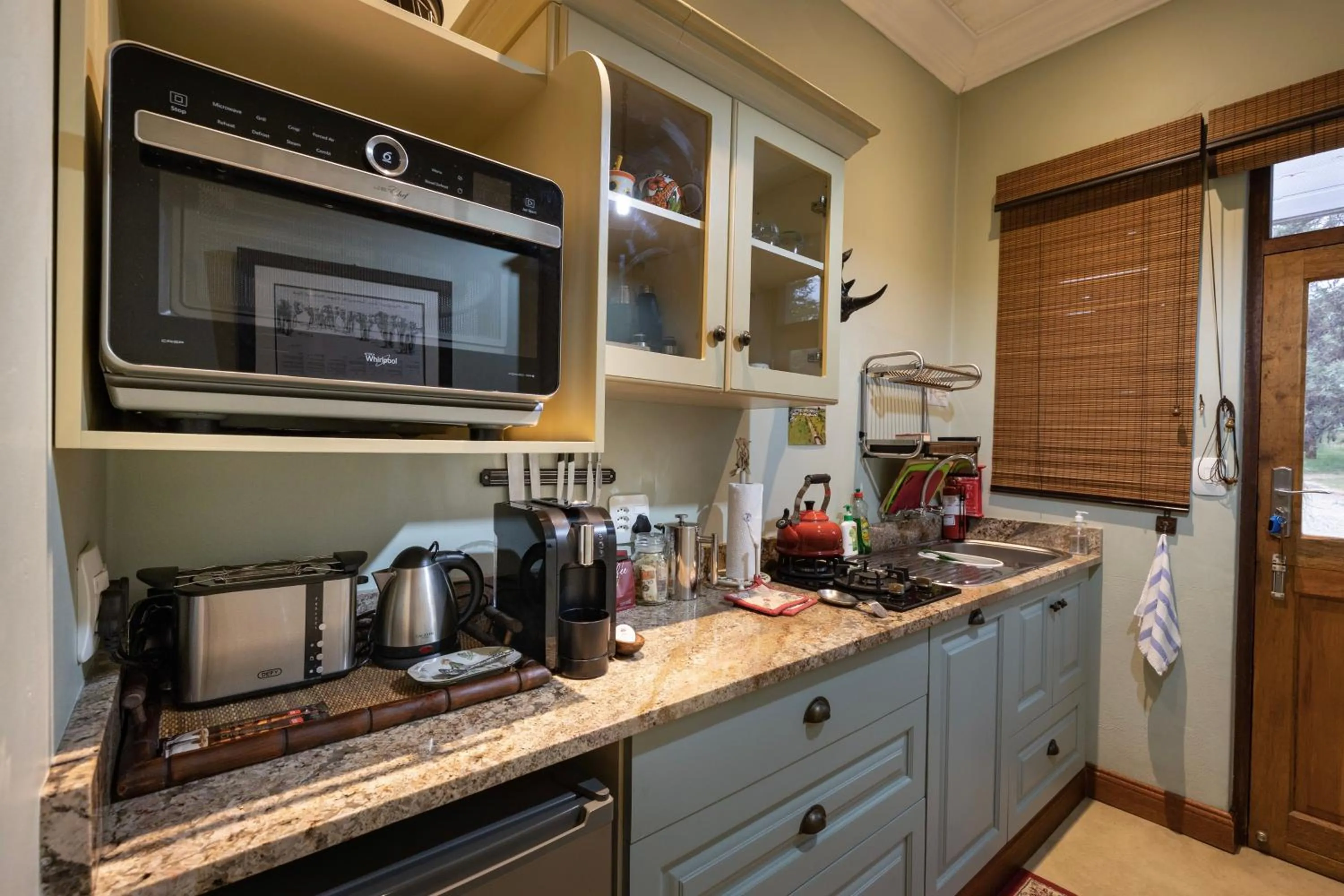 Kitchen or kitchenette in Kambaku River Lodge