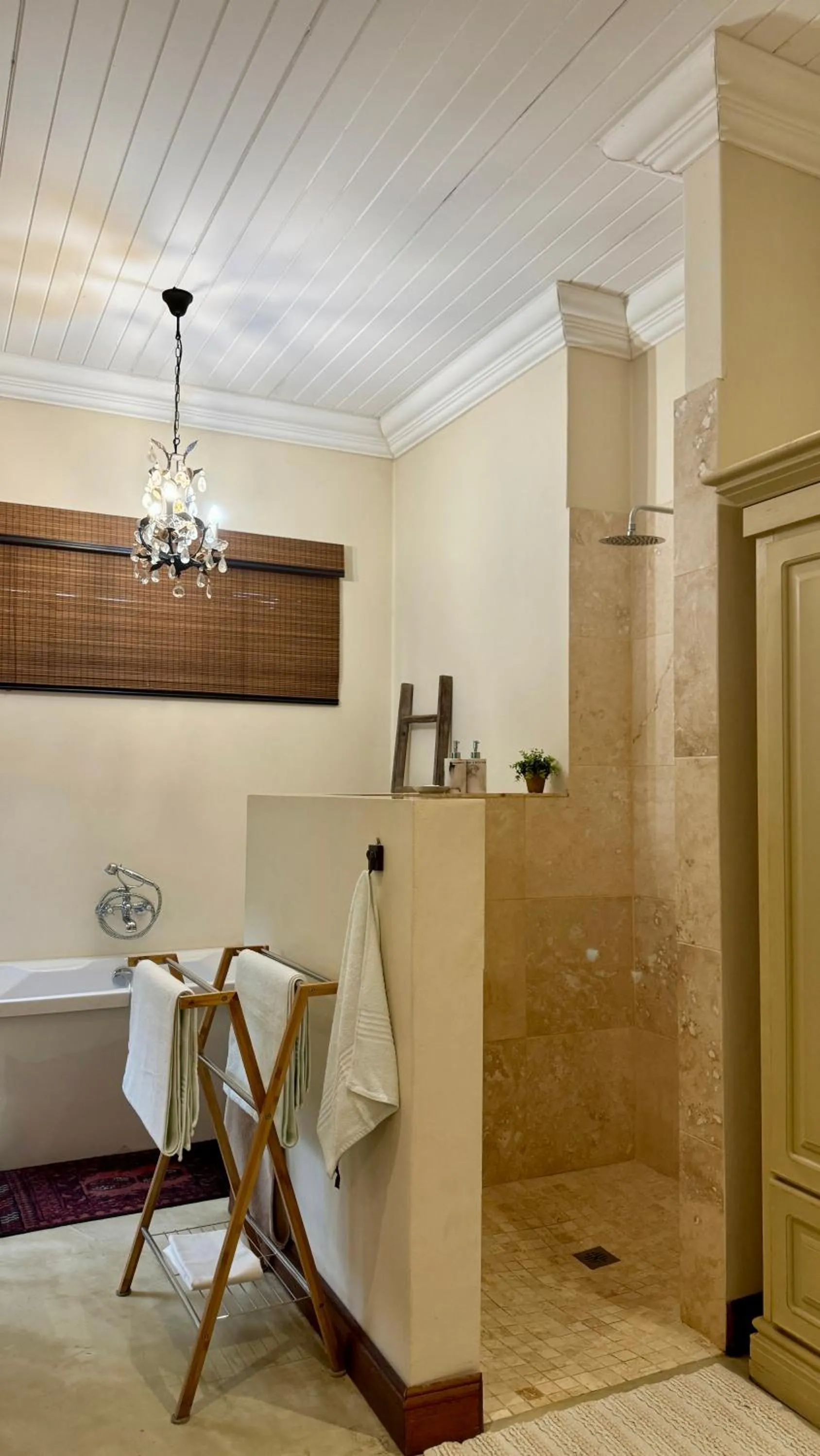 Shower in Kambaku River Lodge