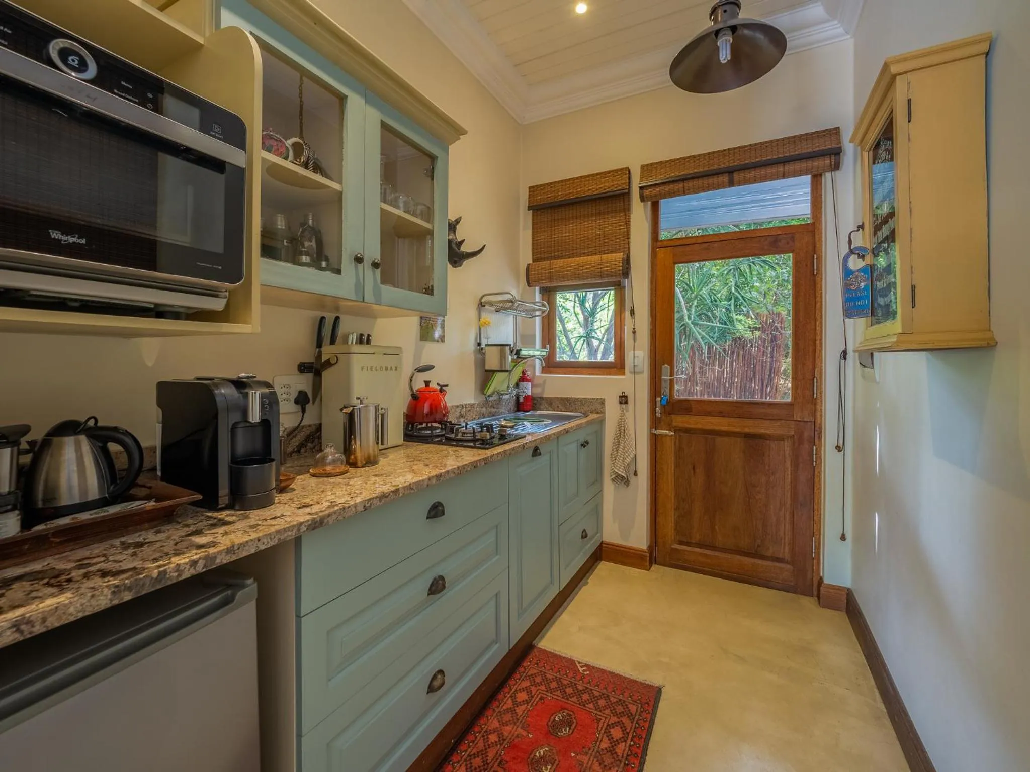 Kitchen or kitchenette in Kambaku River Lodge