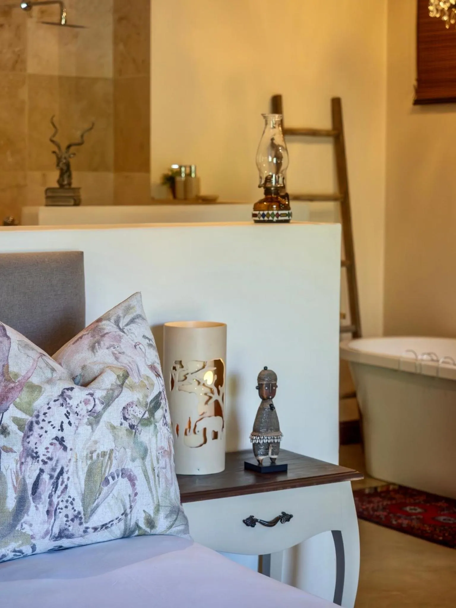 Bed in Kambaku River Lodge