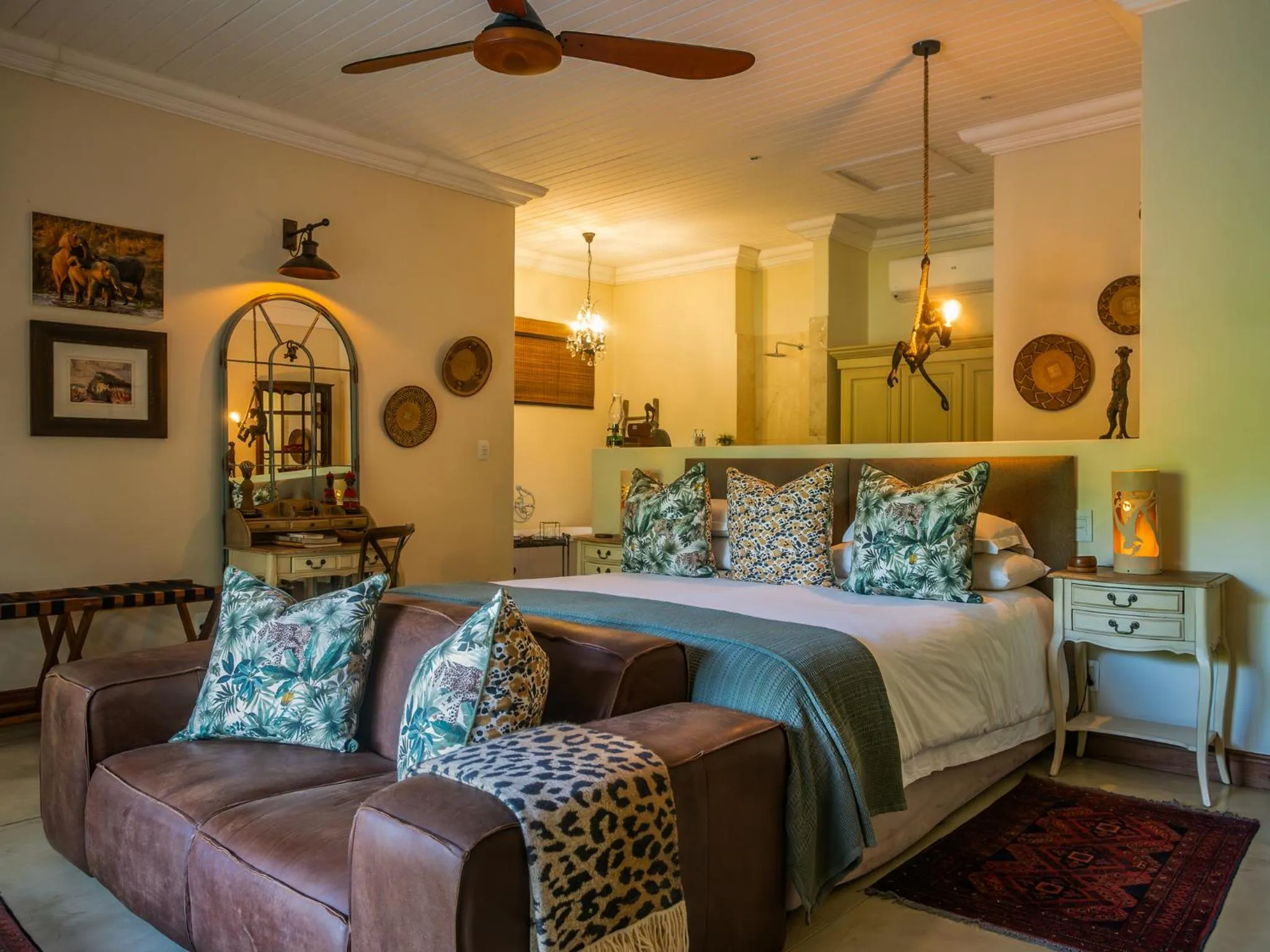 Bed in Kambaku River Lodge