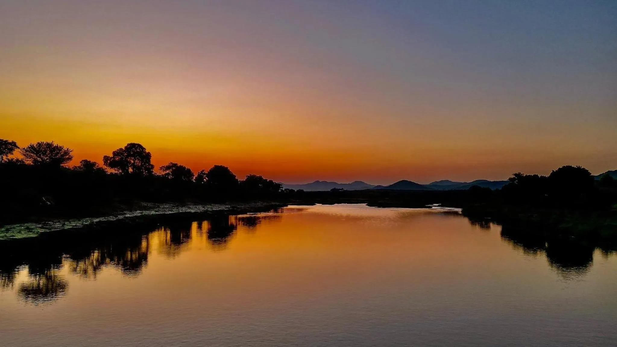 River view in Kambaku River Lodge