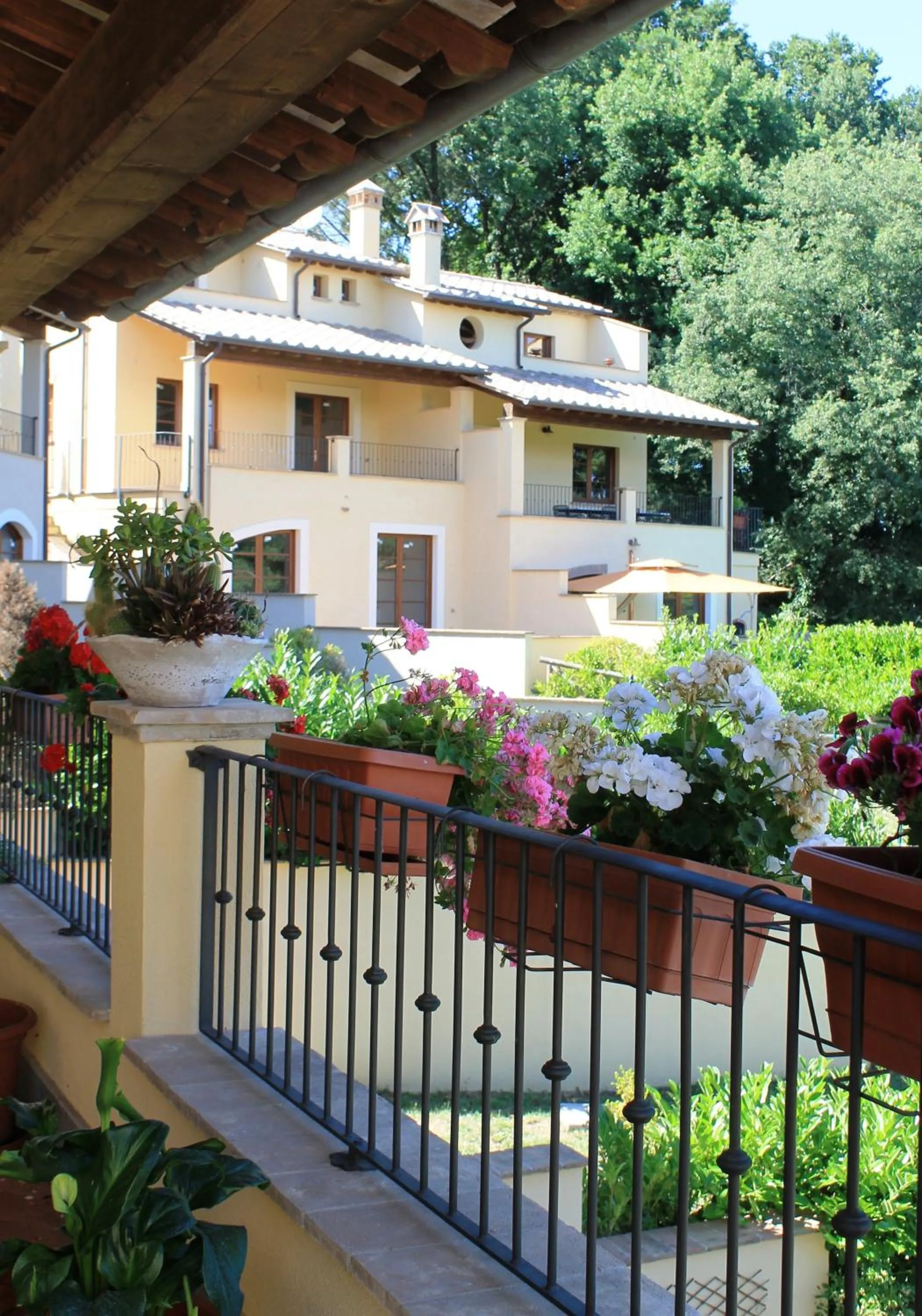 Facade/entrance in Donna Etrusca