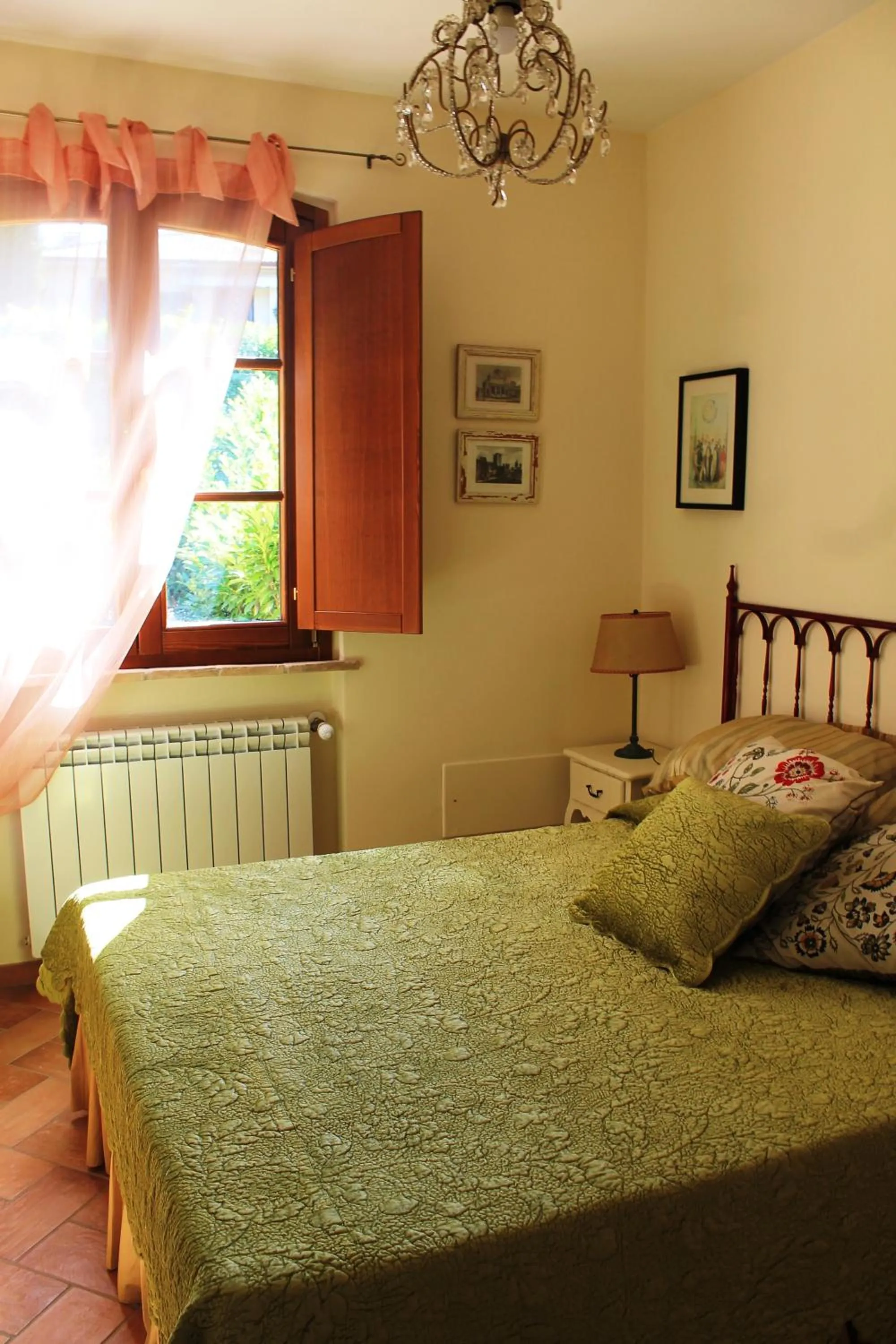 Photo of the whole room, Bed in Donna Etrusca