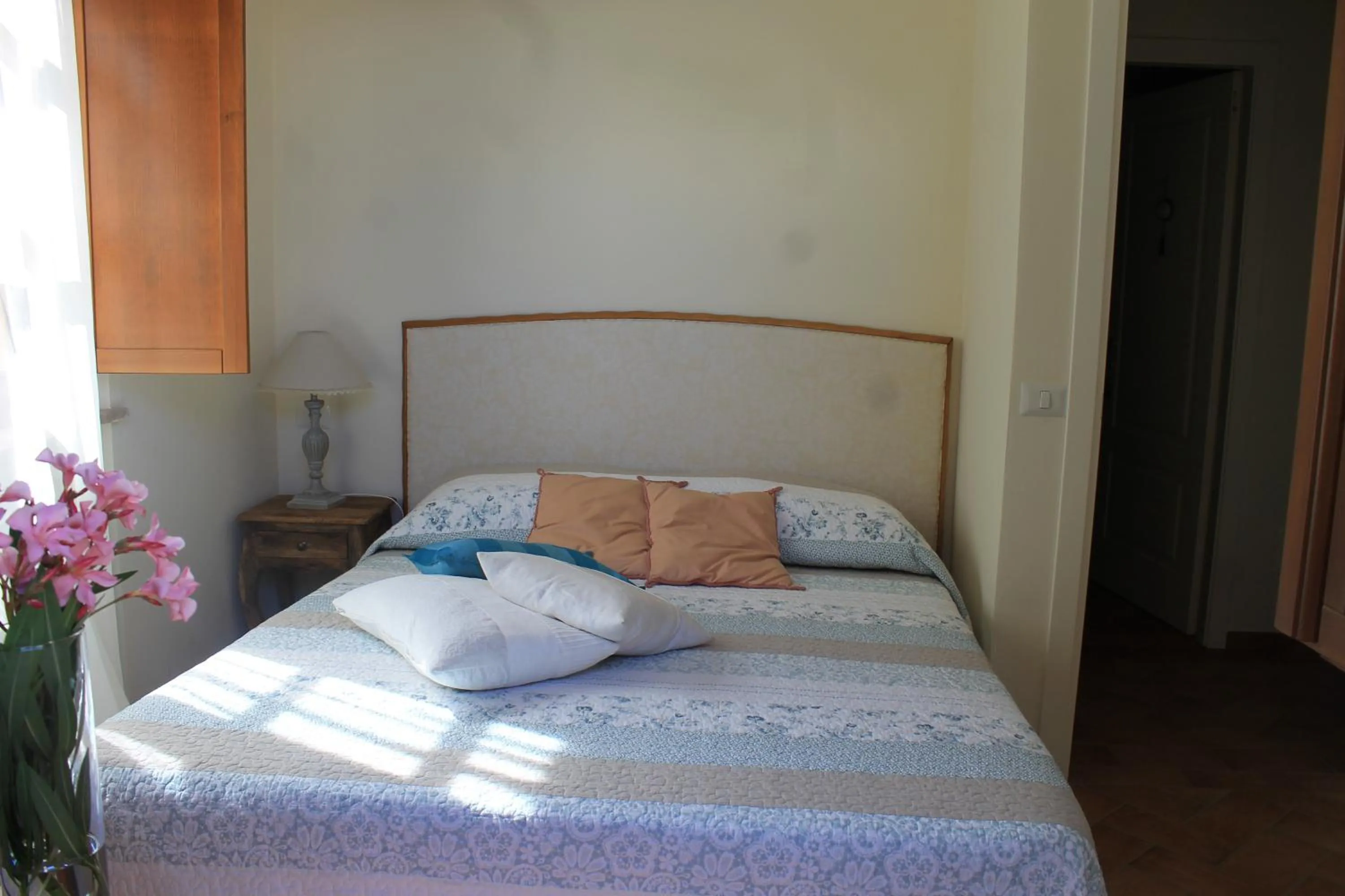 Photo of the whole room, Bed in Donna Etrusca