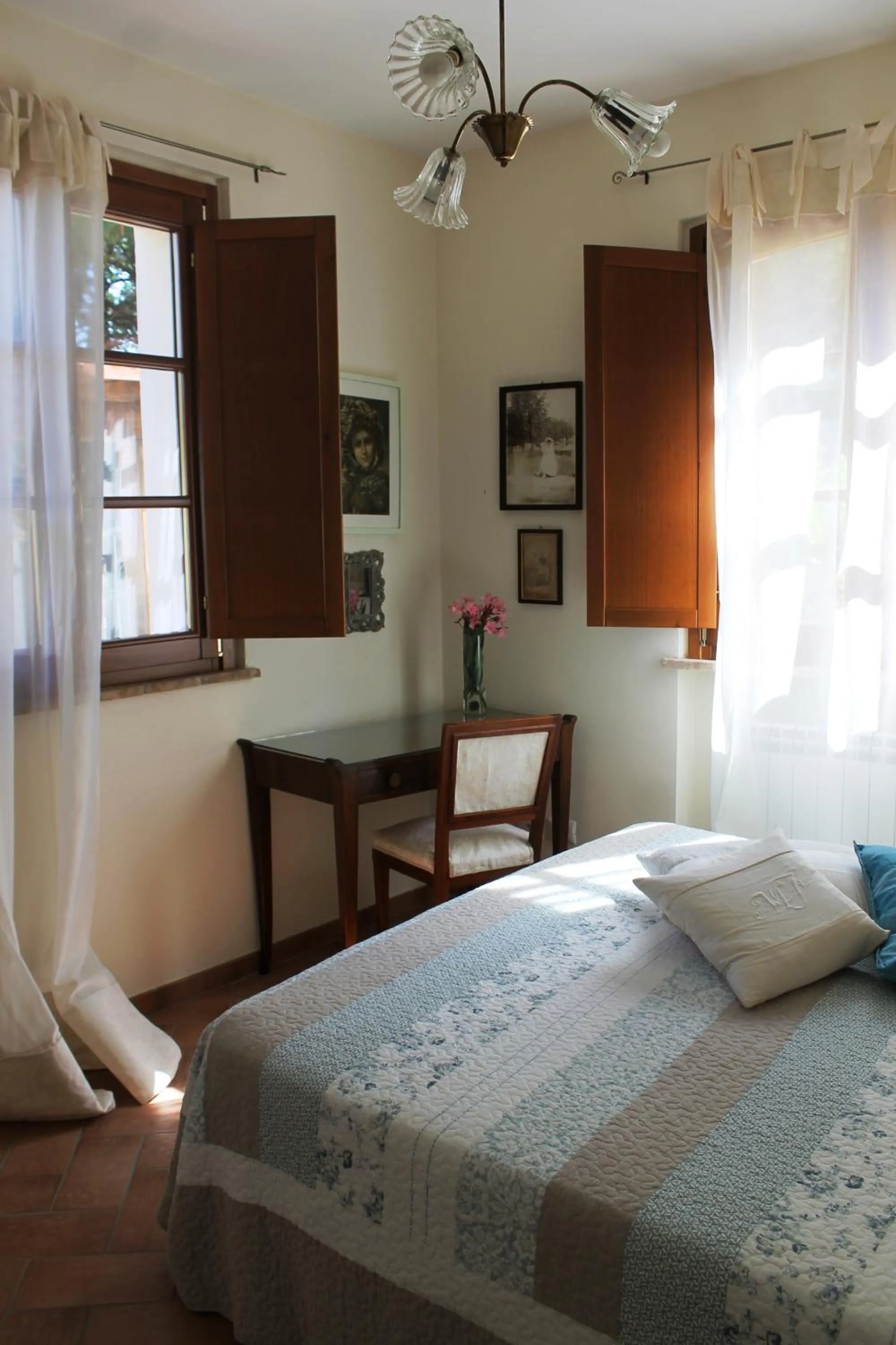 Photo of the whole room, Bed in Donna Etrusca