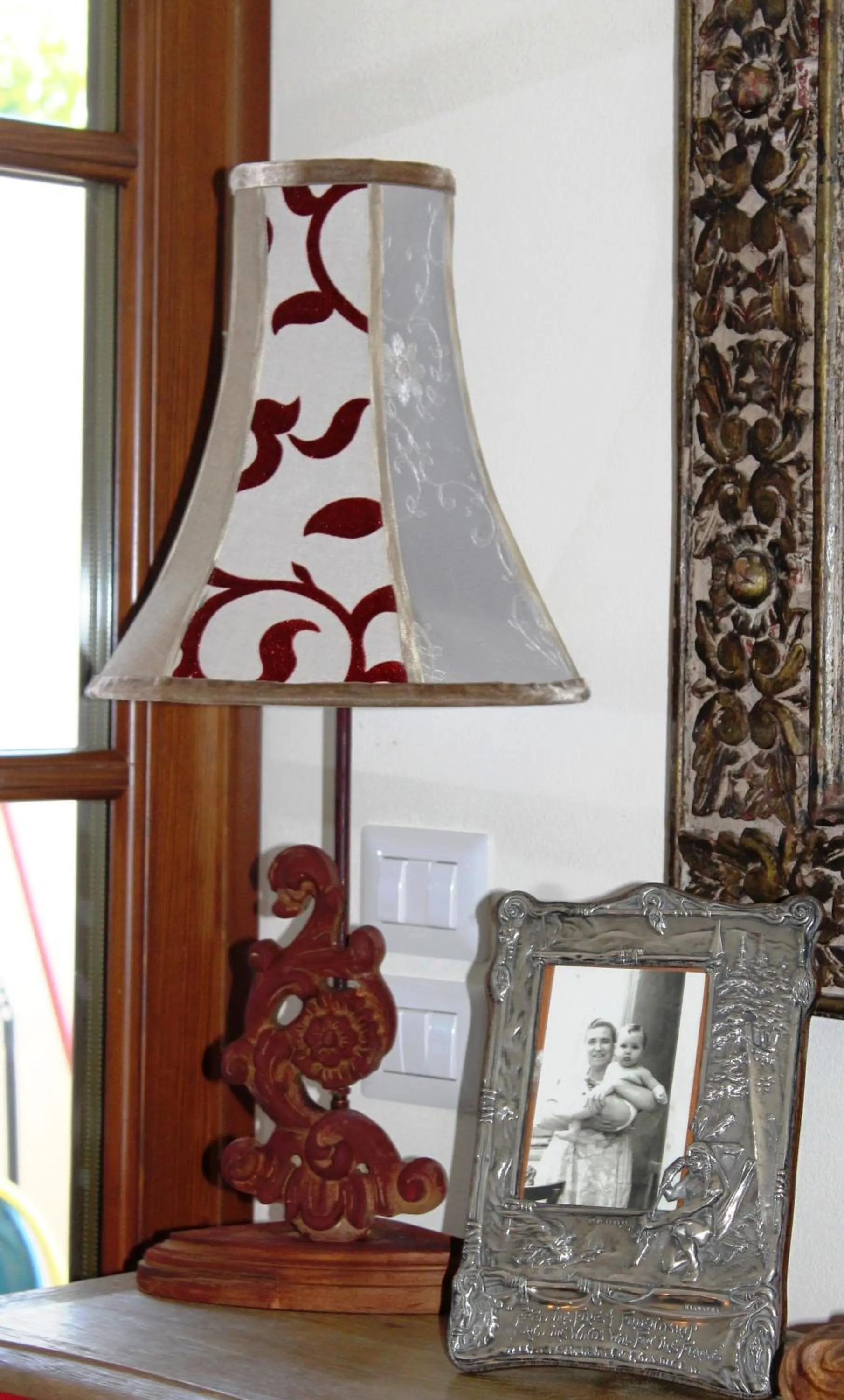 Decorative detail in Donna Etrusca