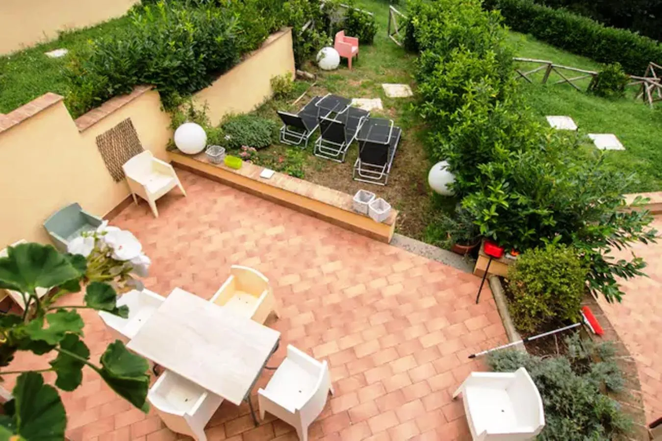 Garden view in Donna Etrusca