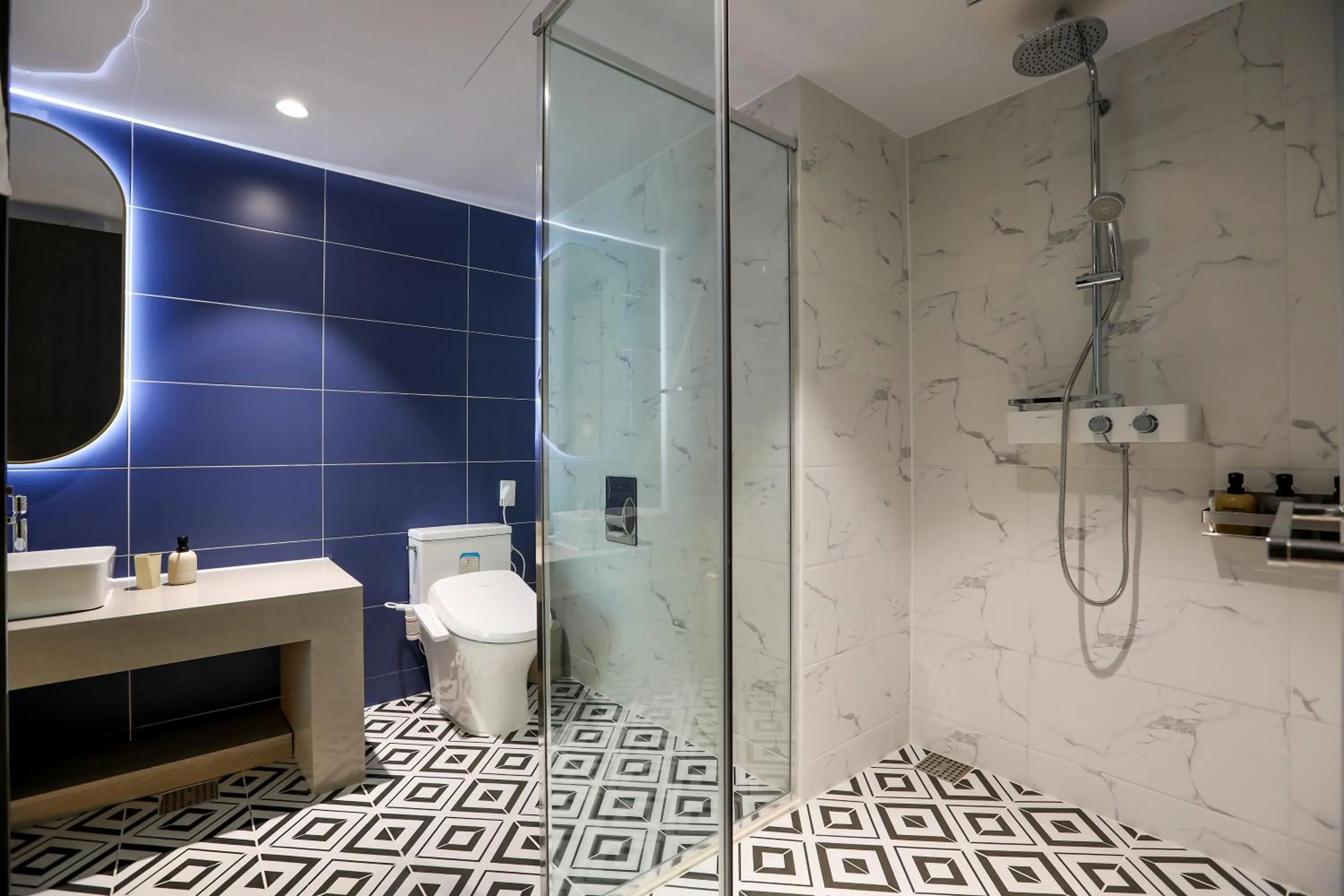 Shower in Hotelaround Sokcho