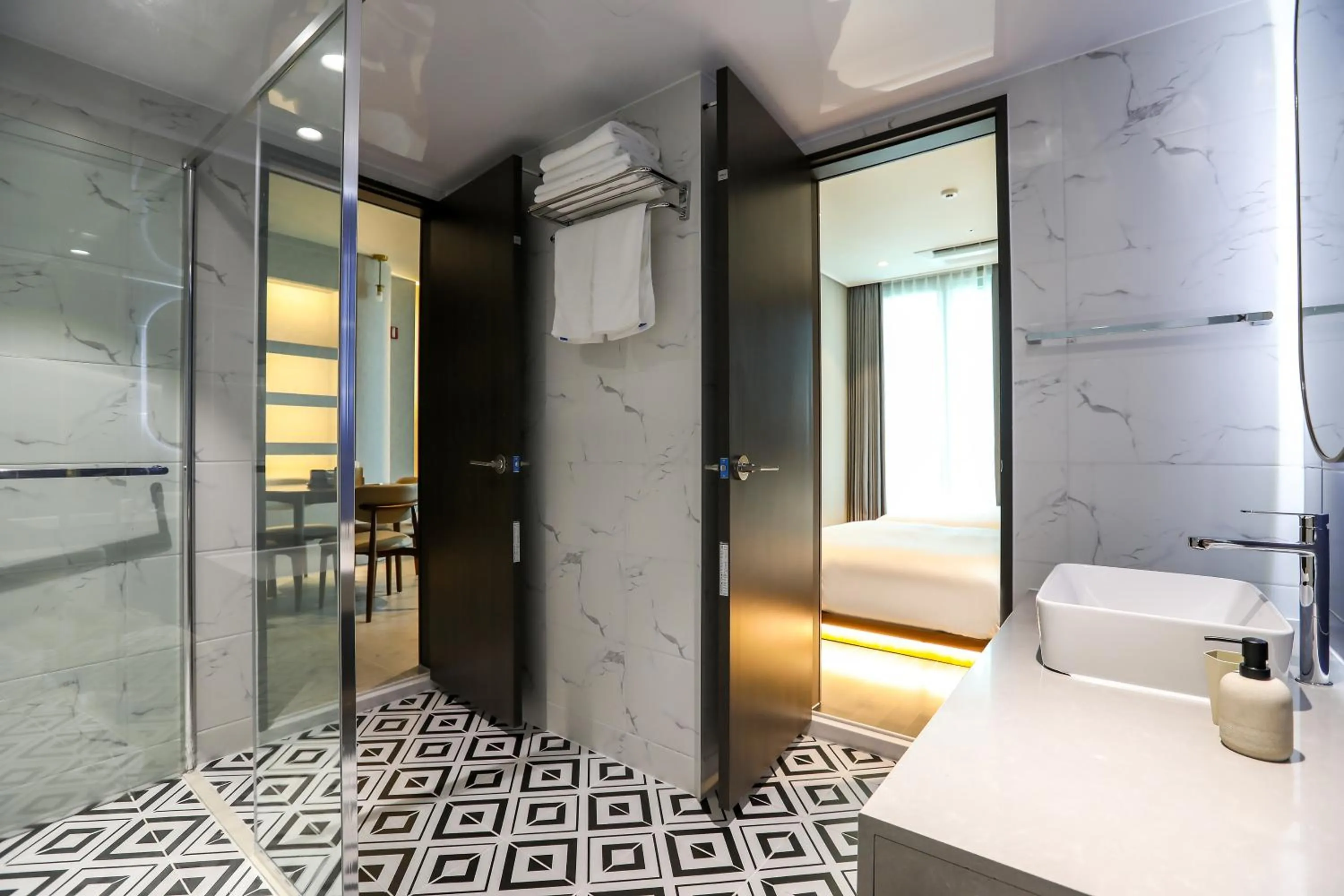 Shower in Hotelaround Sokcho