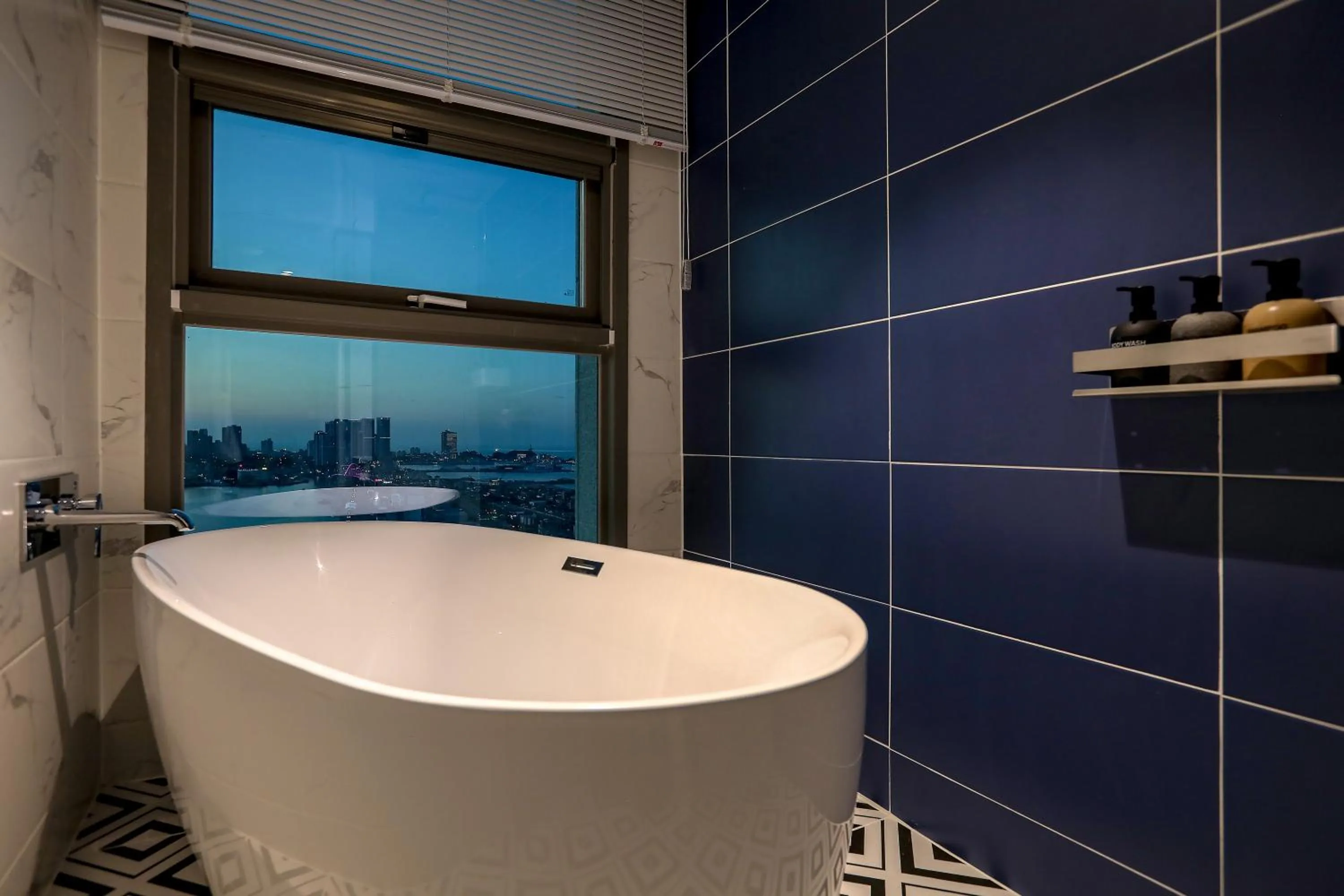 Hot Tub in Hotelaround Sokcho