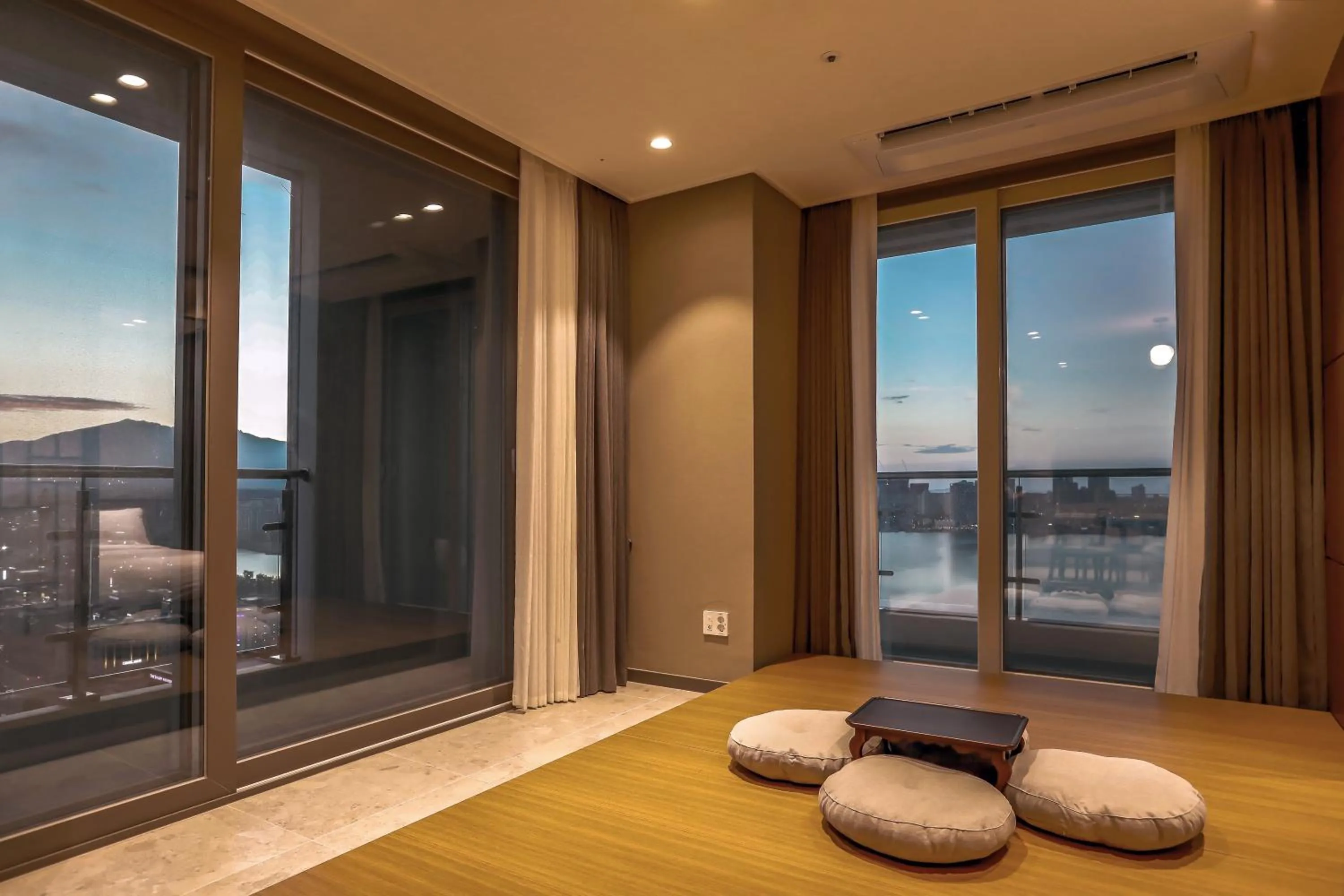 Natural landscape, Bed in Hotelaround Sokcho