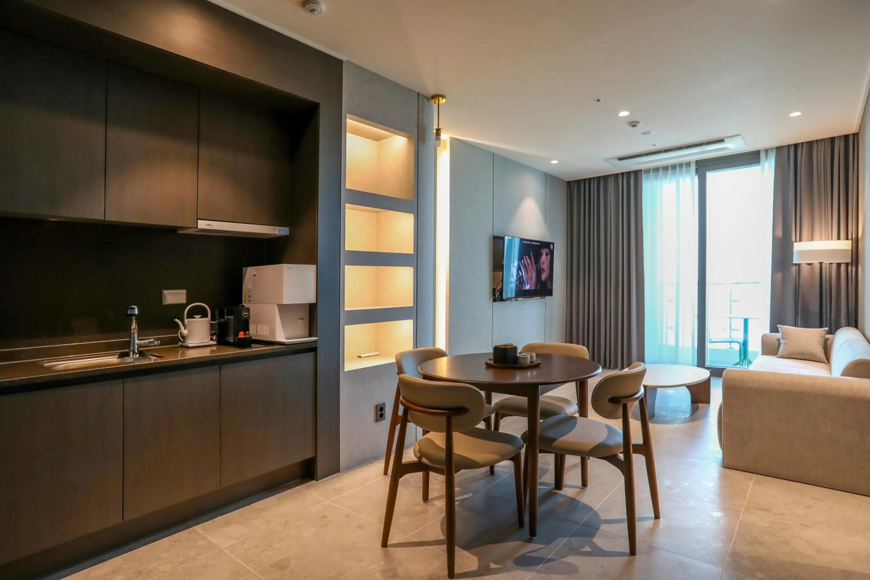 TV and multimedia in Hotelaround Sokcho