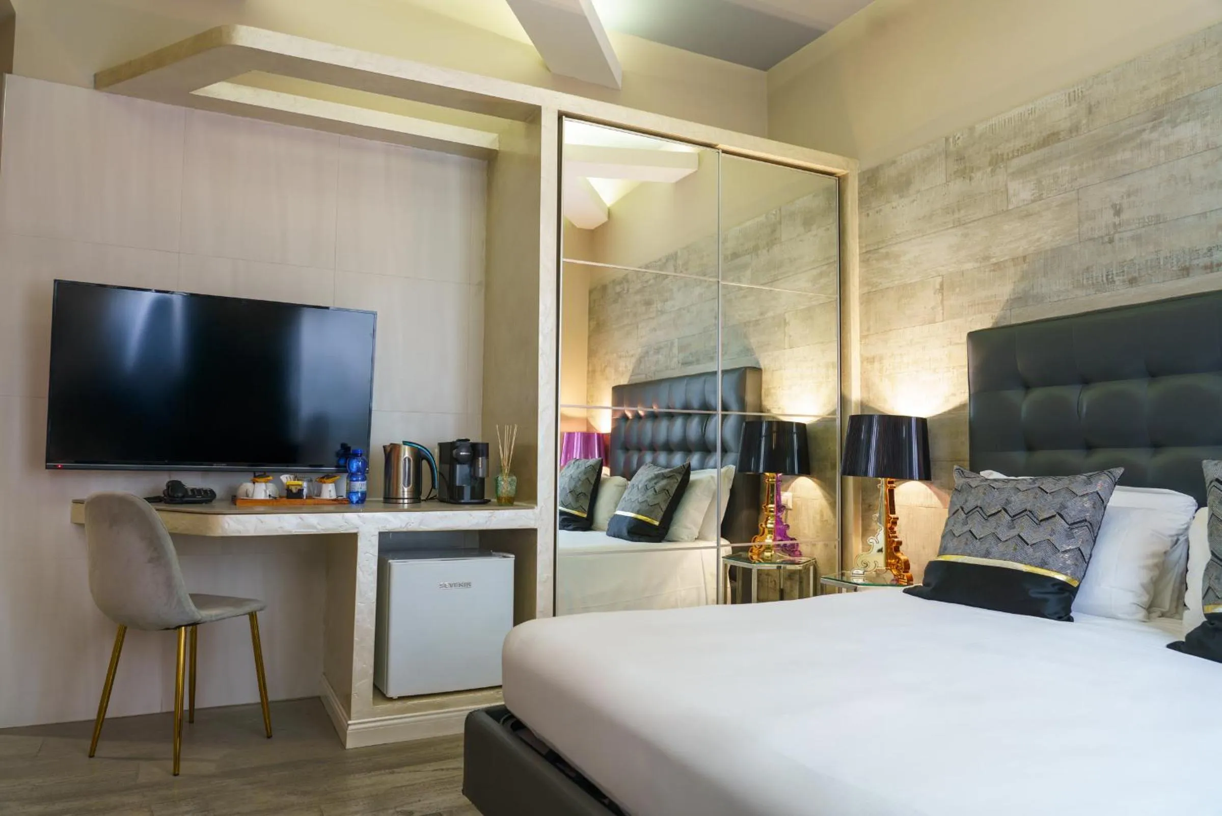 TV and multimedia, Bed in Corso Boutique Luxury Rooms