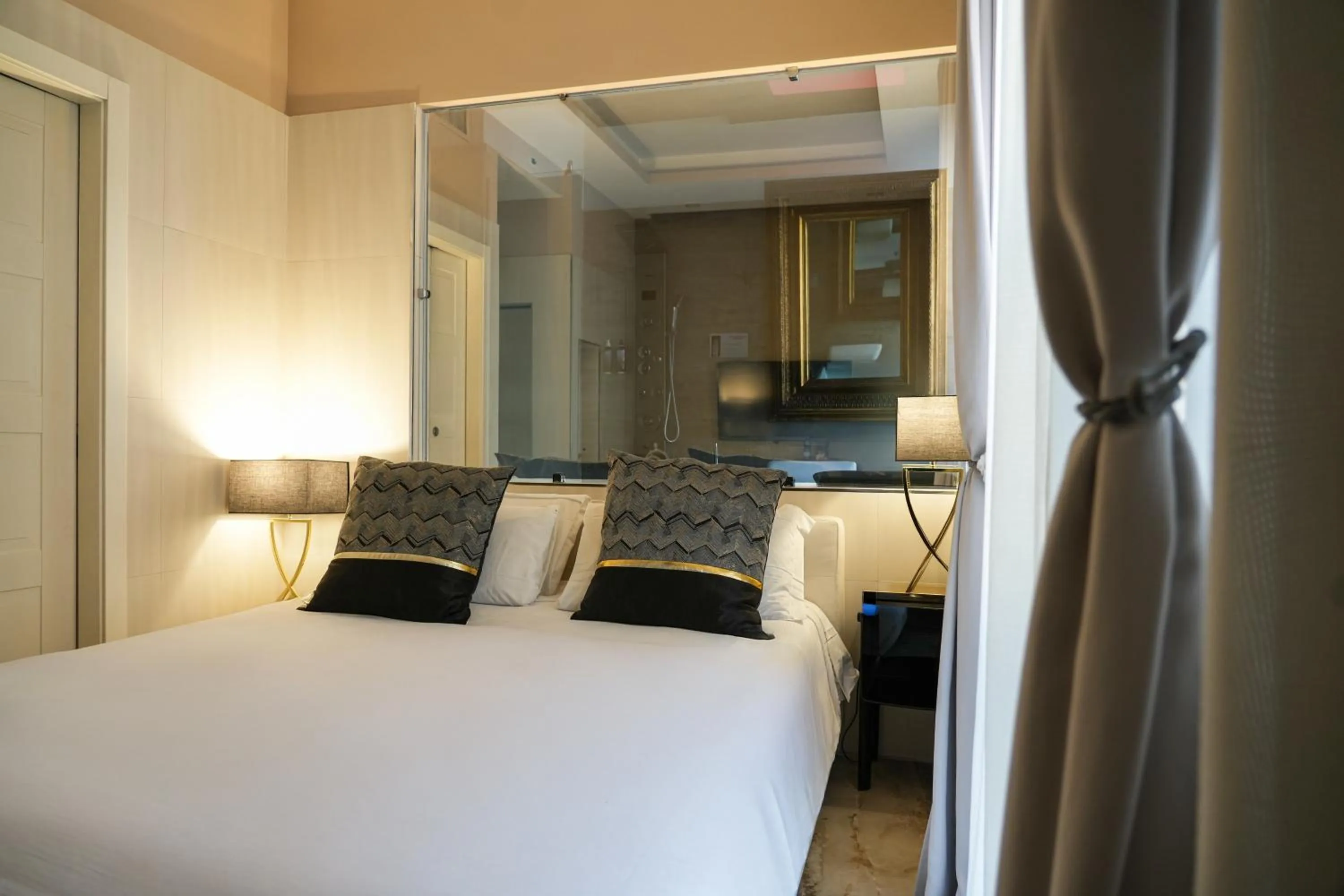 View (from property/room), Bed in Corso Boutique Luxury Rooms
