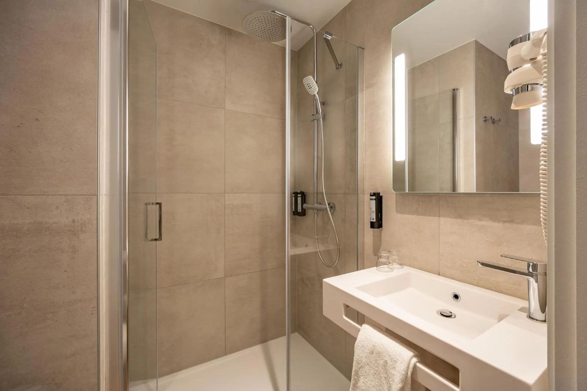 Shower in B&B HOTEL Brussels Airport