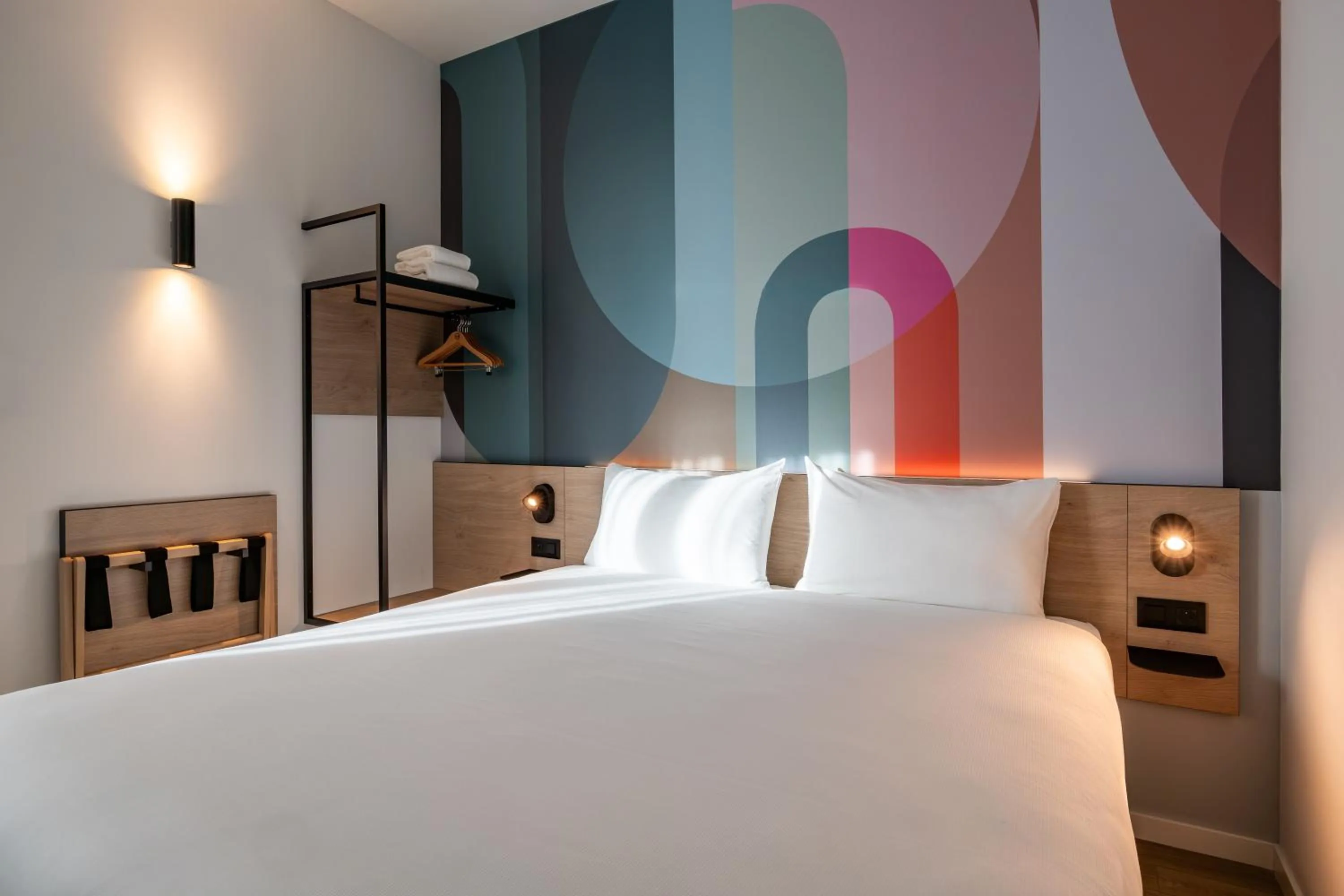 Bed in B&B HOTEL Brussels Airport