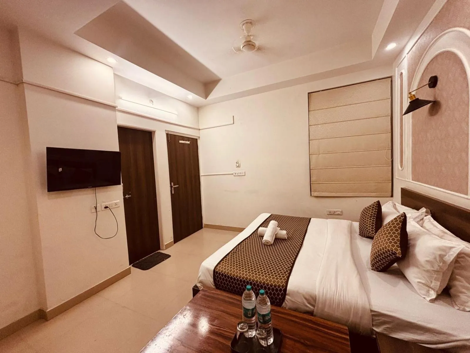 Bed in Majestic Heights Hotel