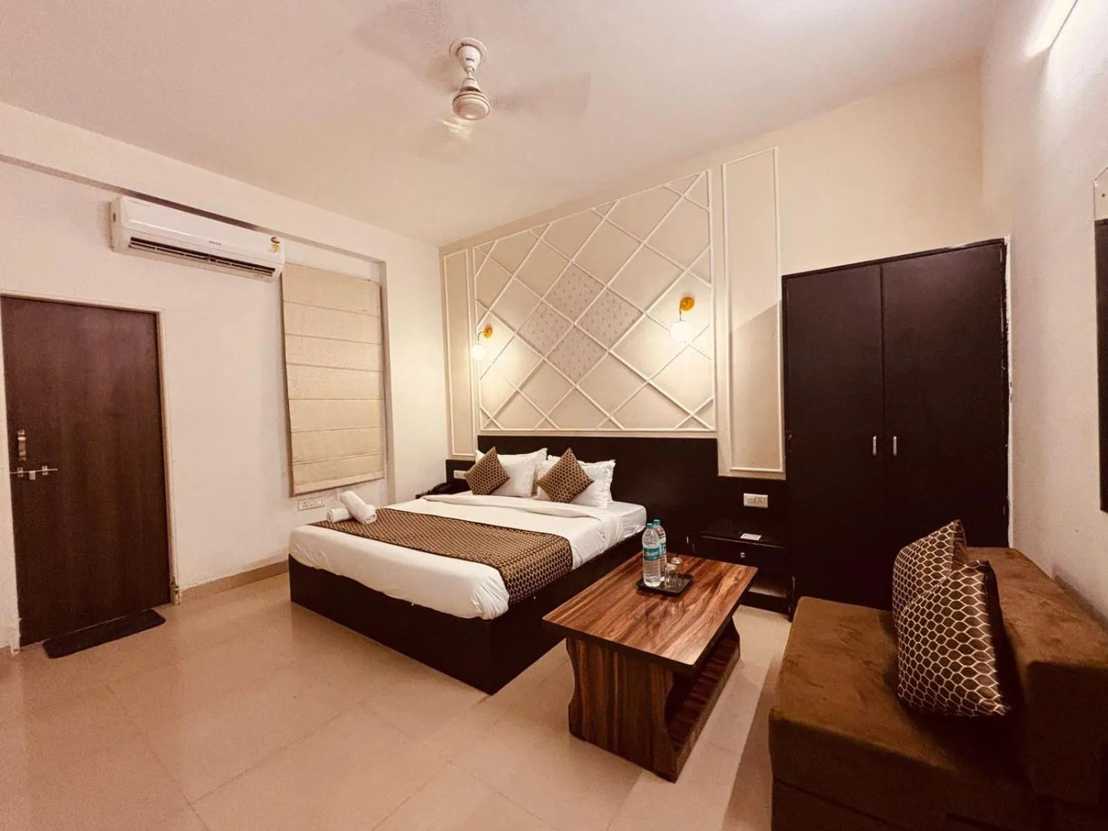 Family, Bed in Majestic Heights Hotel