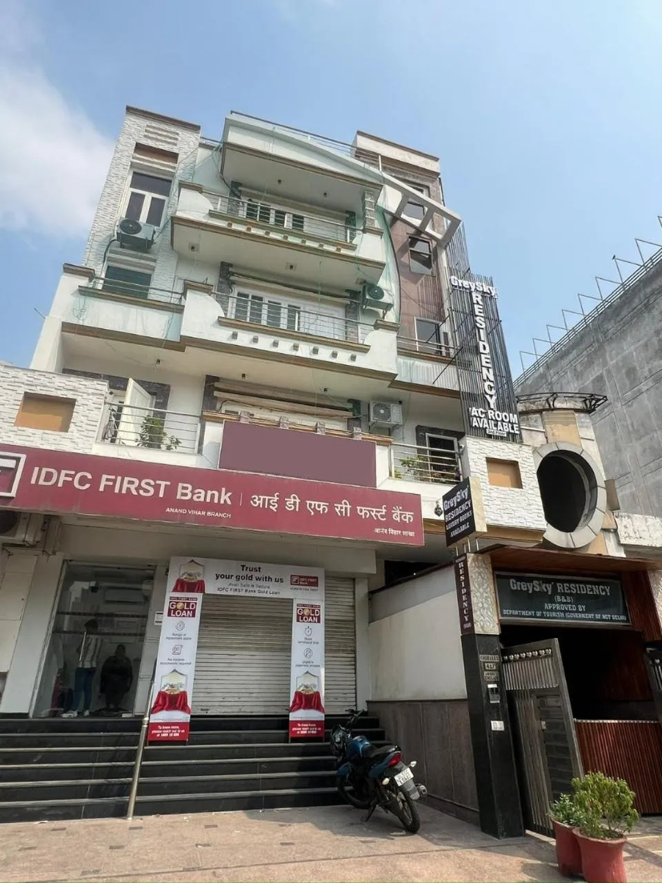 Facade/entrance in Hotel GreySky Residency