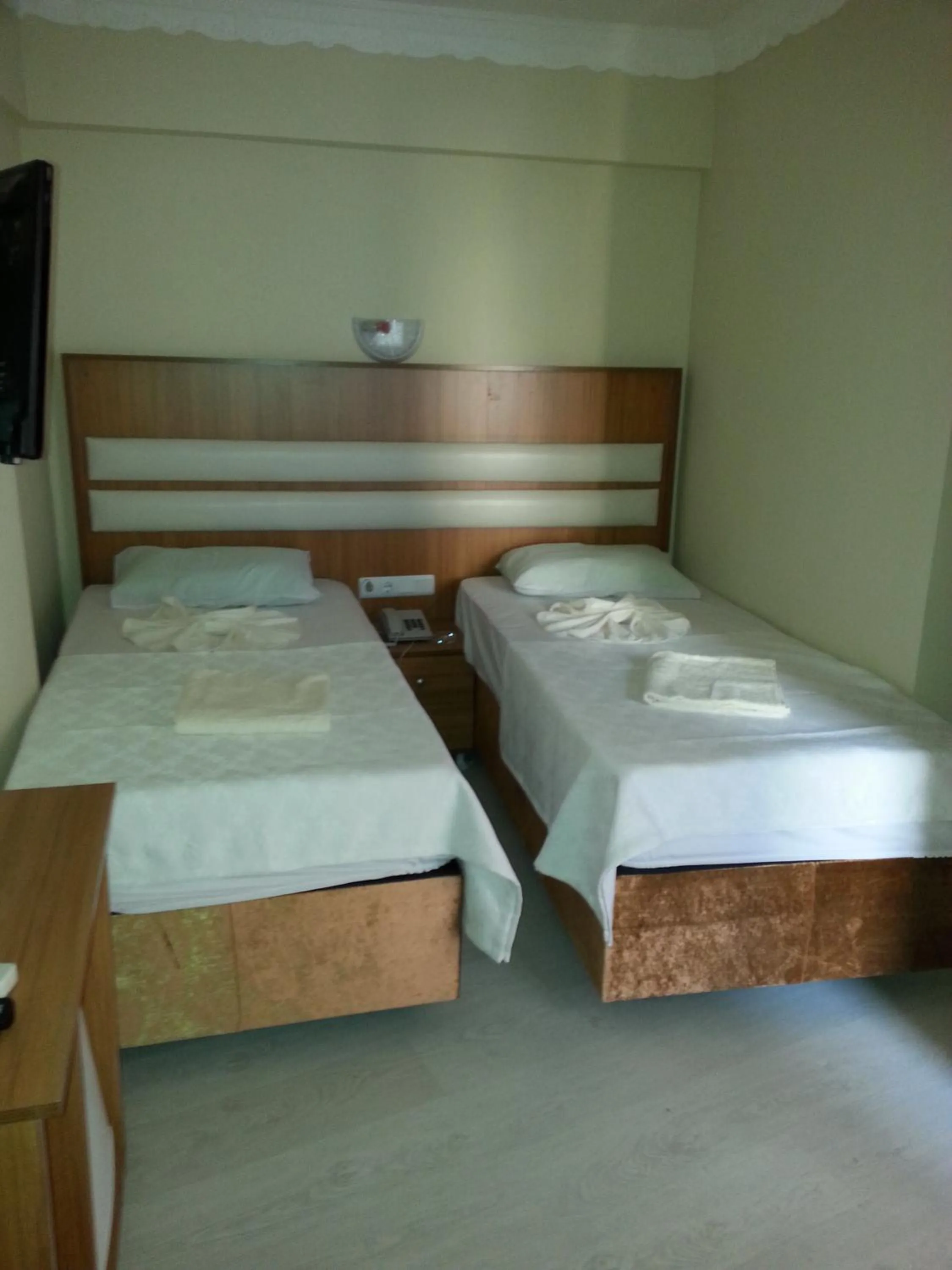 Photo of the whole room in Torun Hotel Bursa