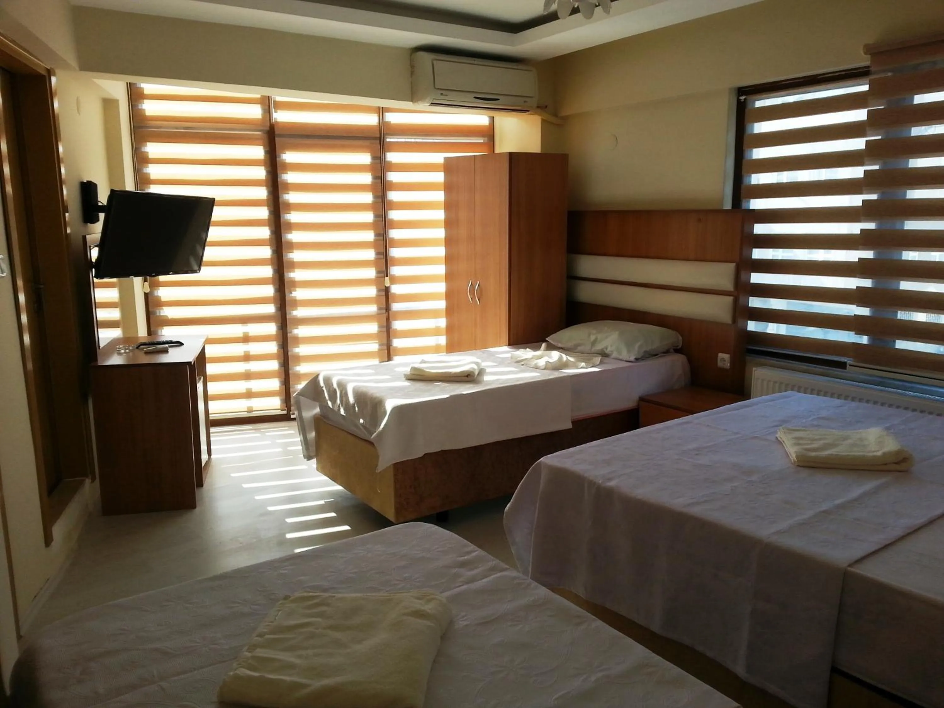 Photo of the whole room in Torun Hotel Bursa