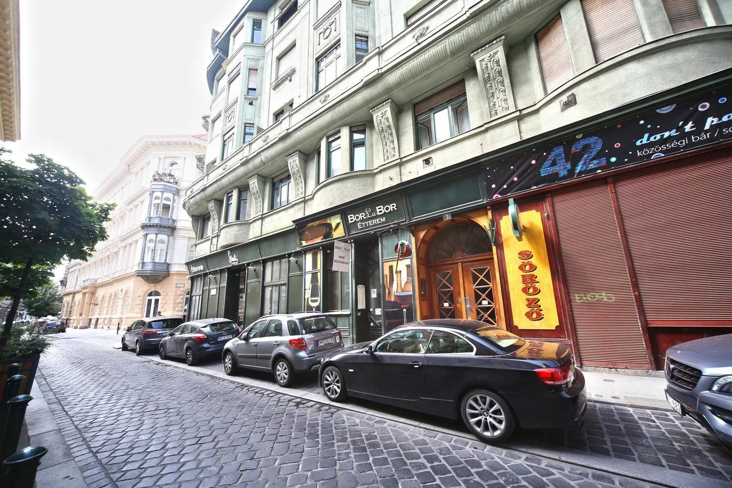 Property building in Amber Terrace Studios Downtown